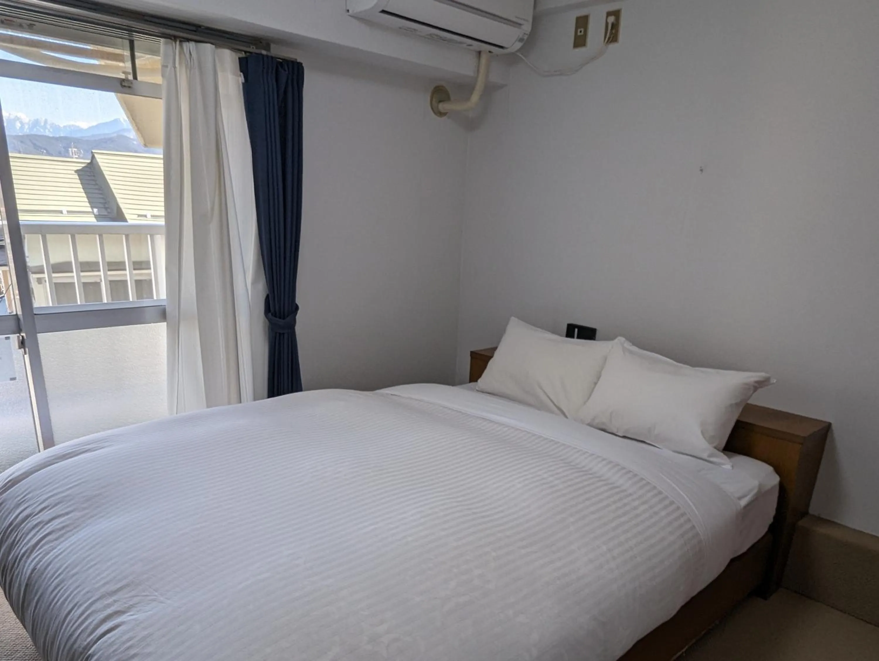 Photo of the whole room, Bed in Hotel WWJ