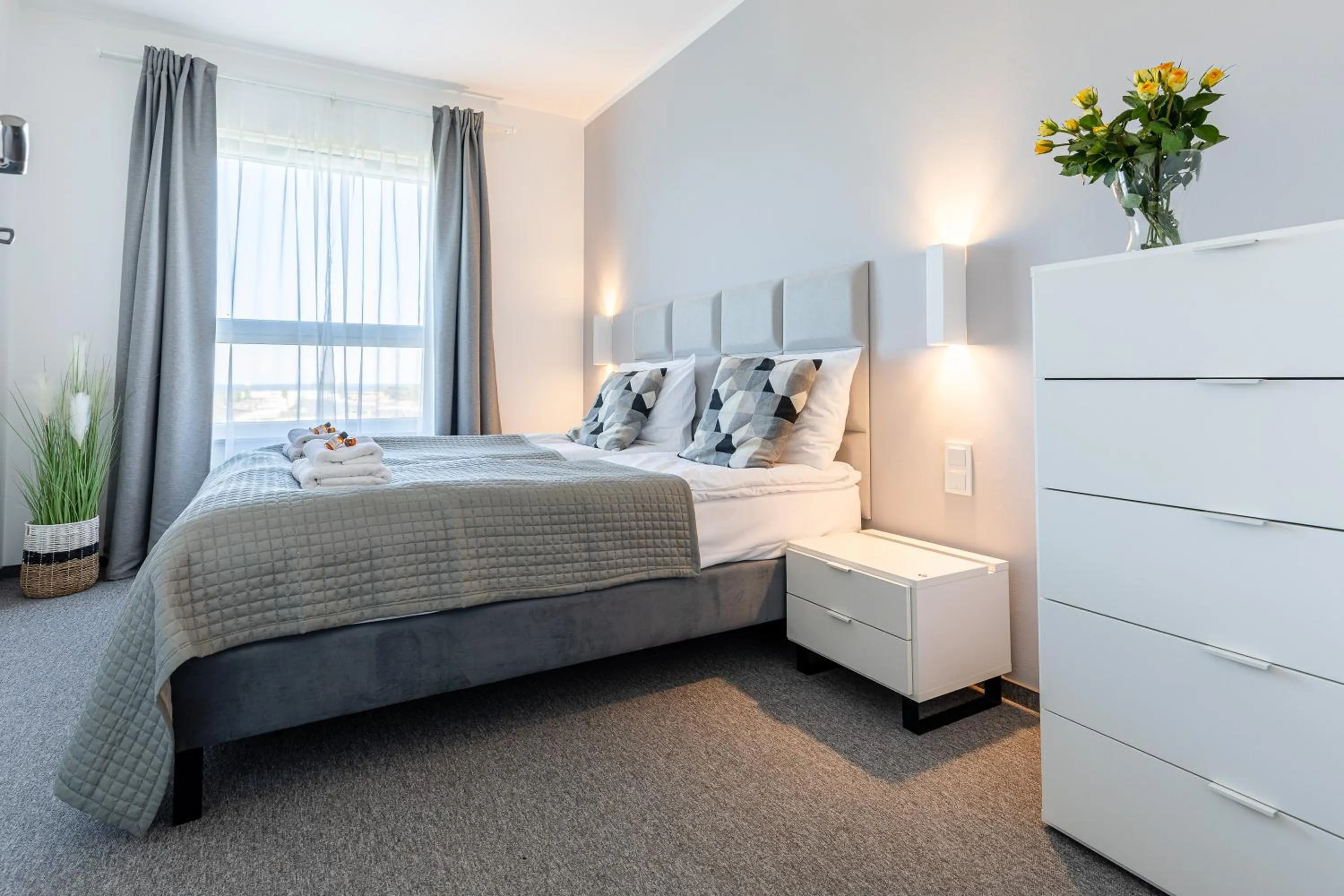 Bedroom, Bed in Symphony Baltica Towers Apartamenty