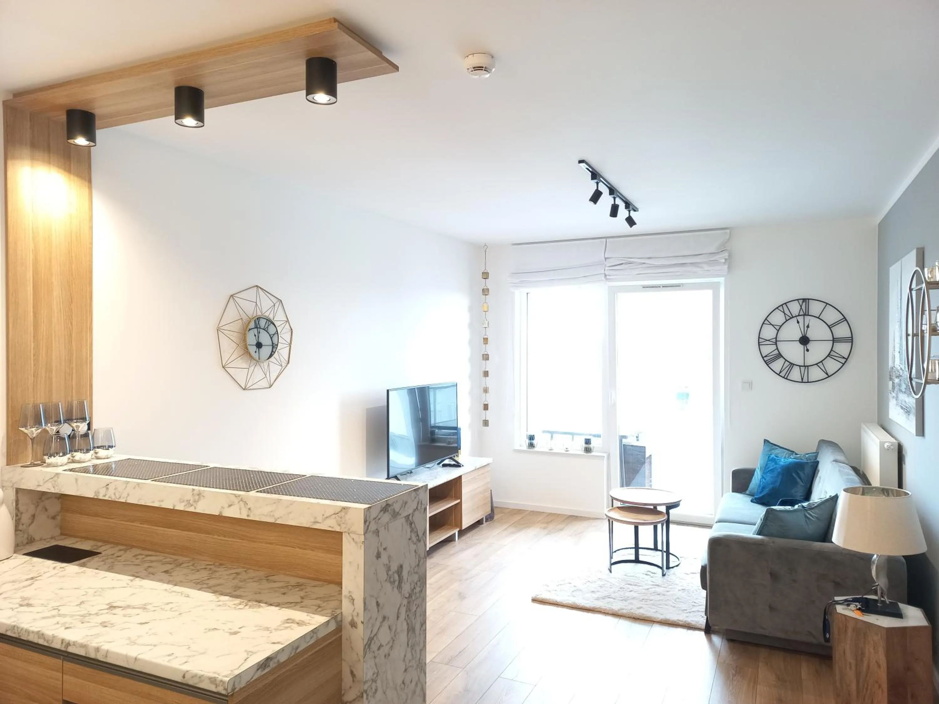 Living room, Bed in Symphony Baltica Towers Apartamenty