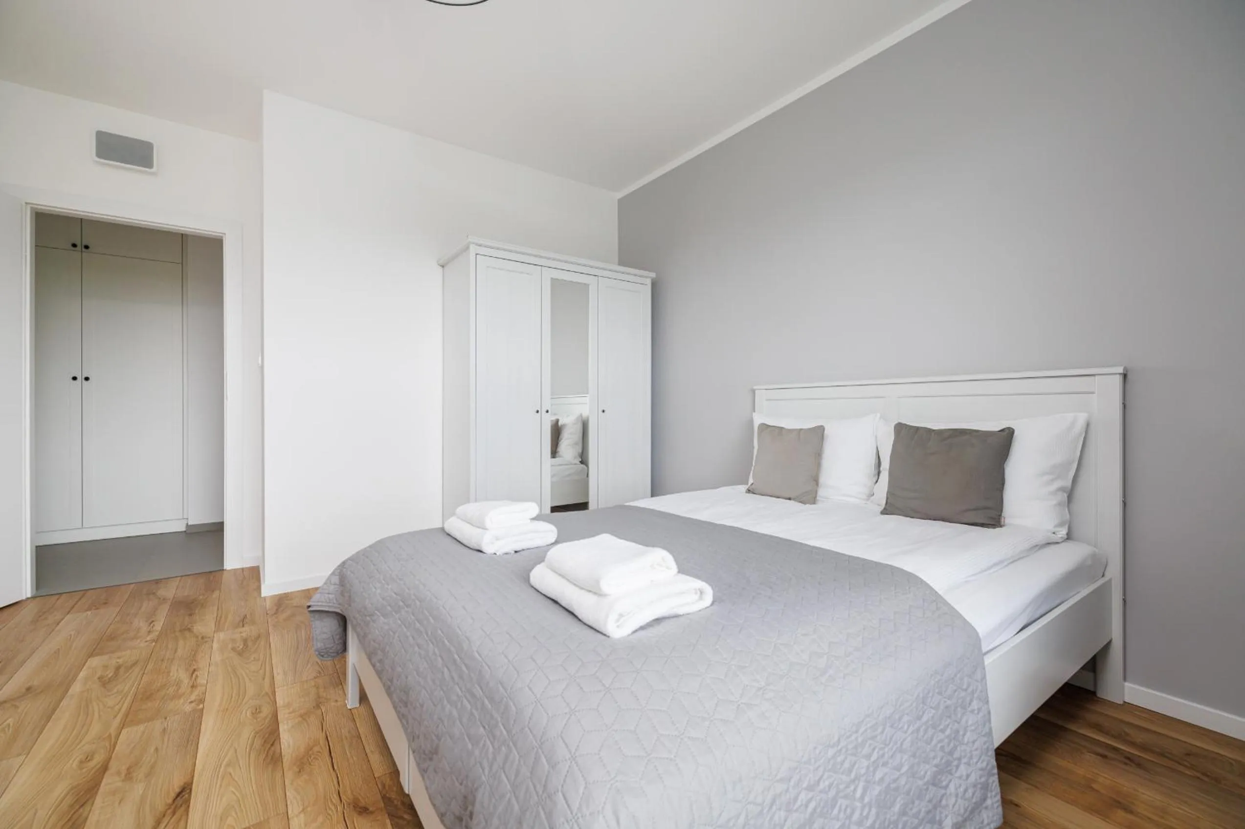 Bedroom, Bed in Symphony Baltica Towers Apartamenty