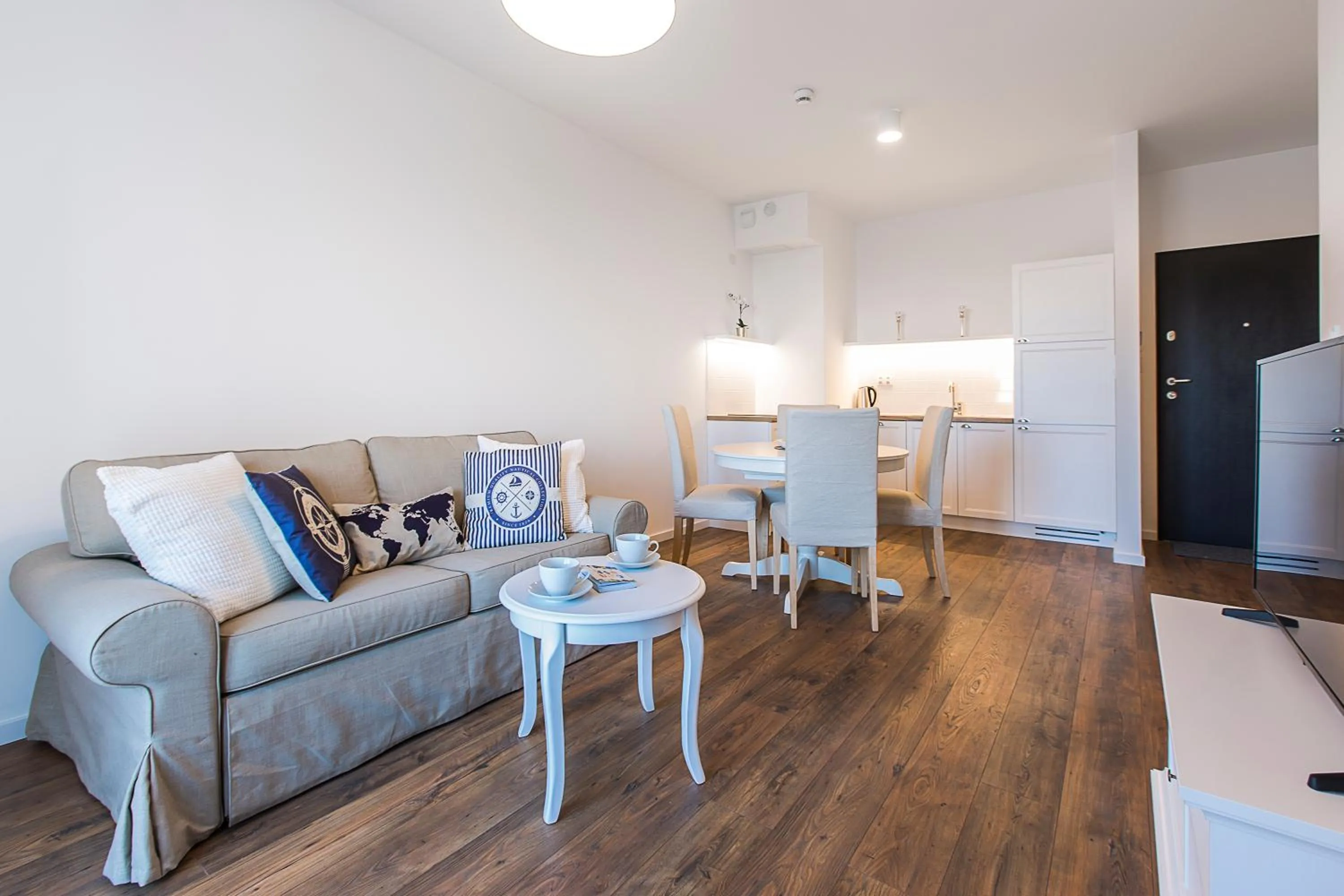 Kitchen or kitchenette in Symphony Baltica Towers Apartamenty