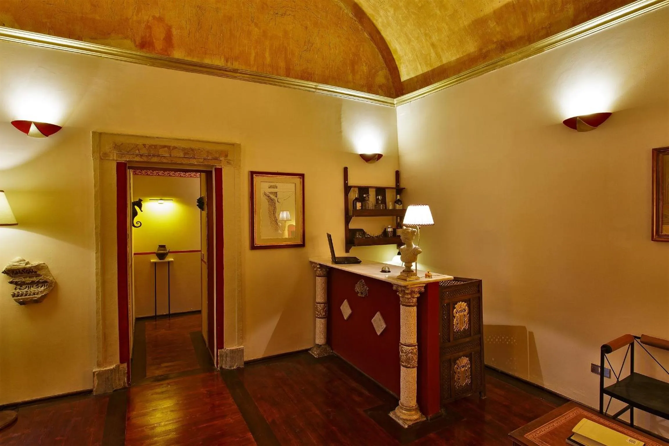 Lobby or reception in Residenze Gregoriane - Residenza d'Epoca