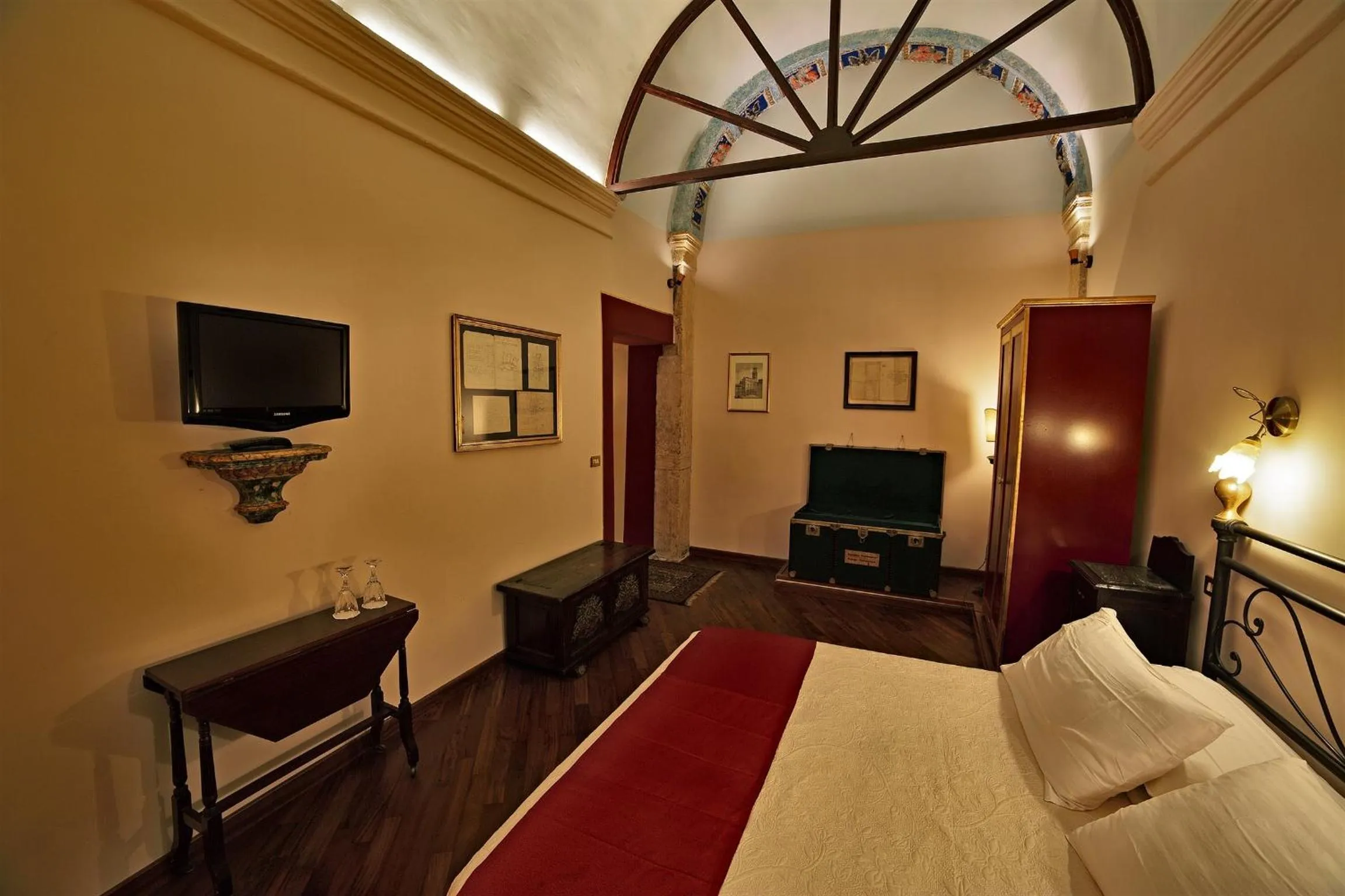 Bedroom in Residenze Gregoriane - Residenza d'Epoca