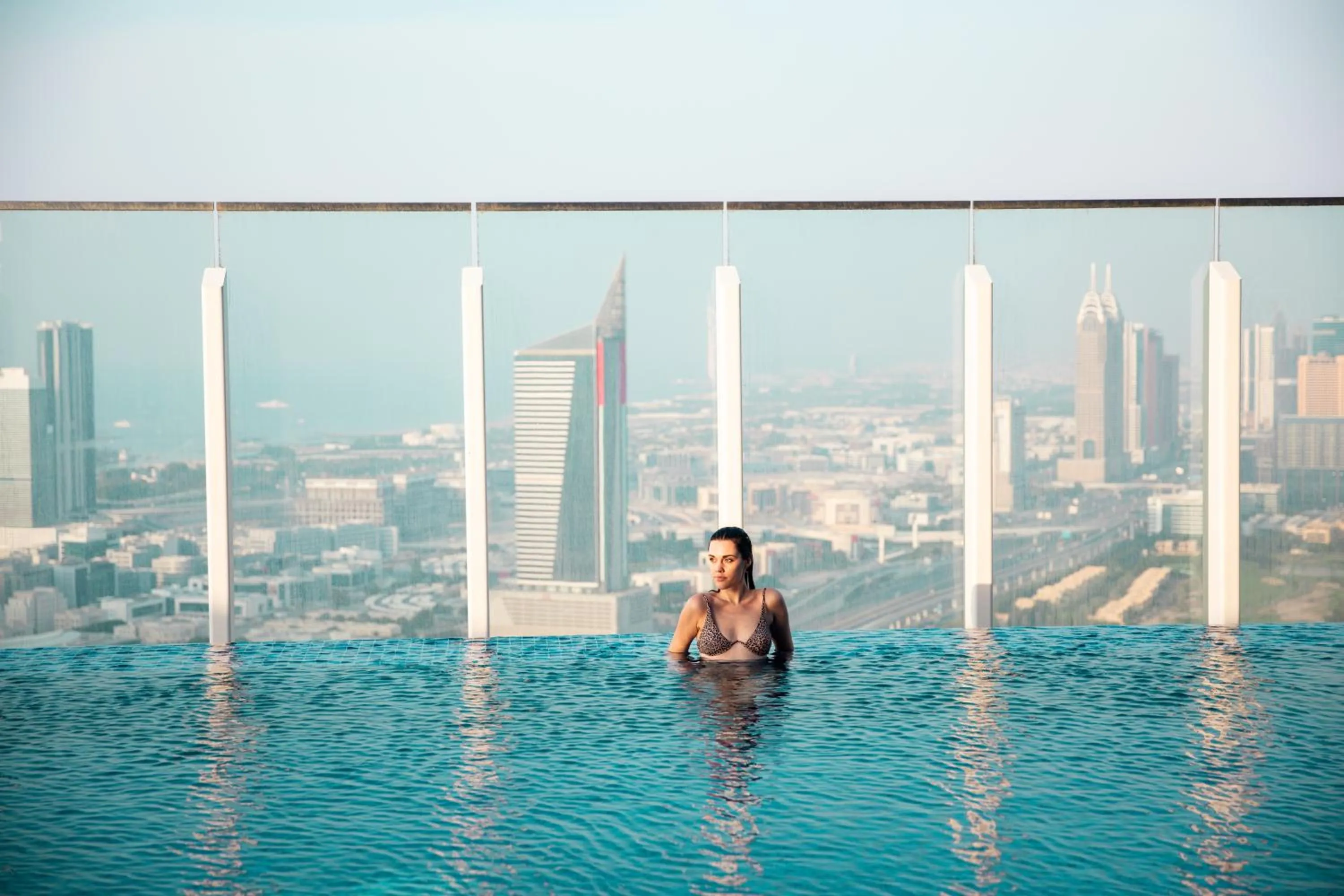 Restaurant/places to eat in Taj Jumeirah Lakes Towers