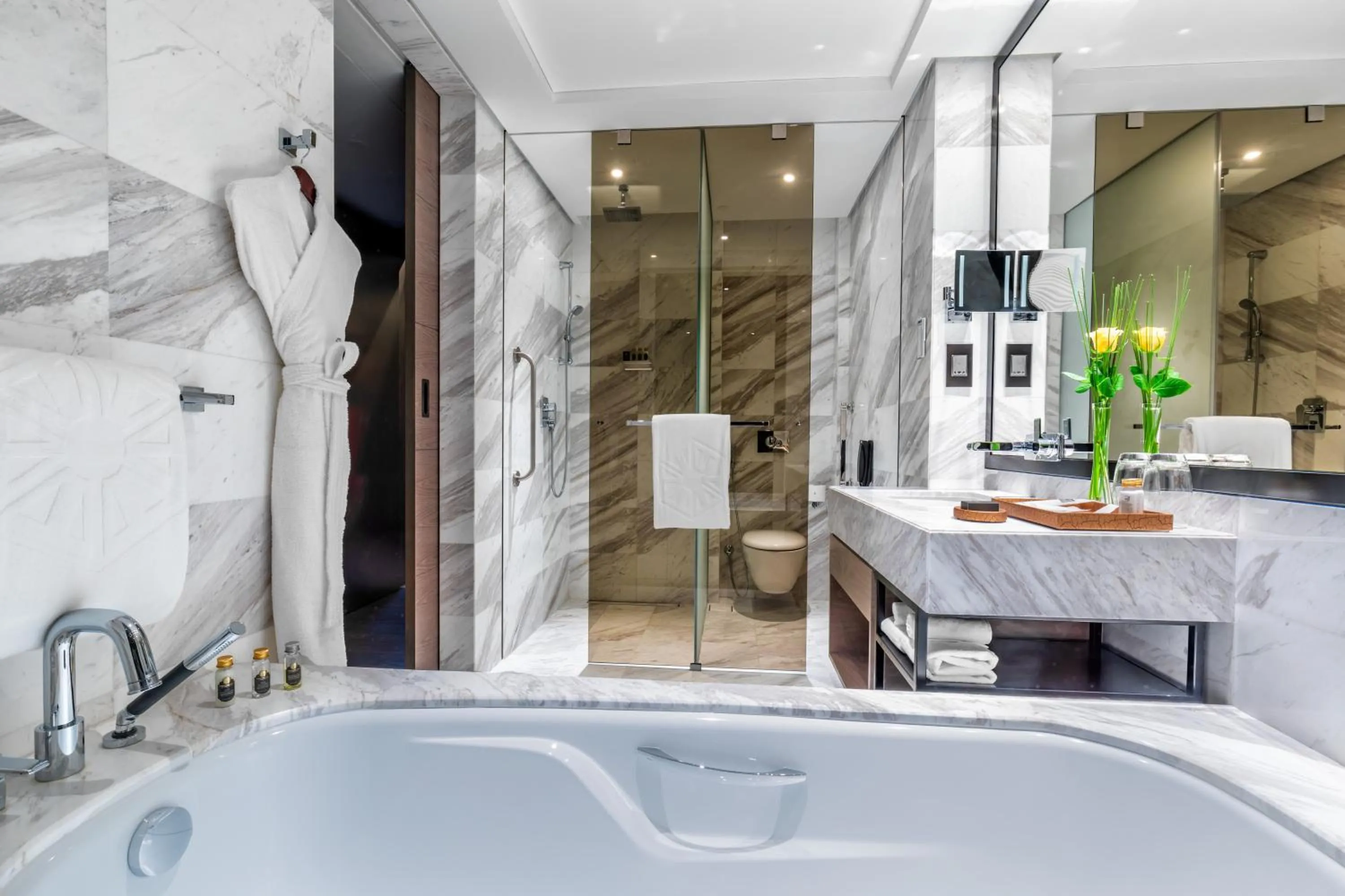 Toilet in Taj Jumeirah Lakes Towers