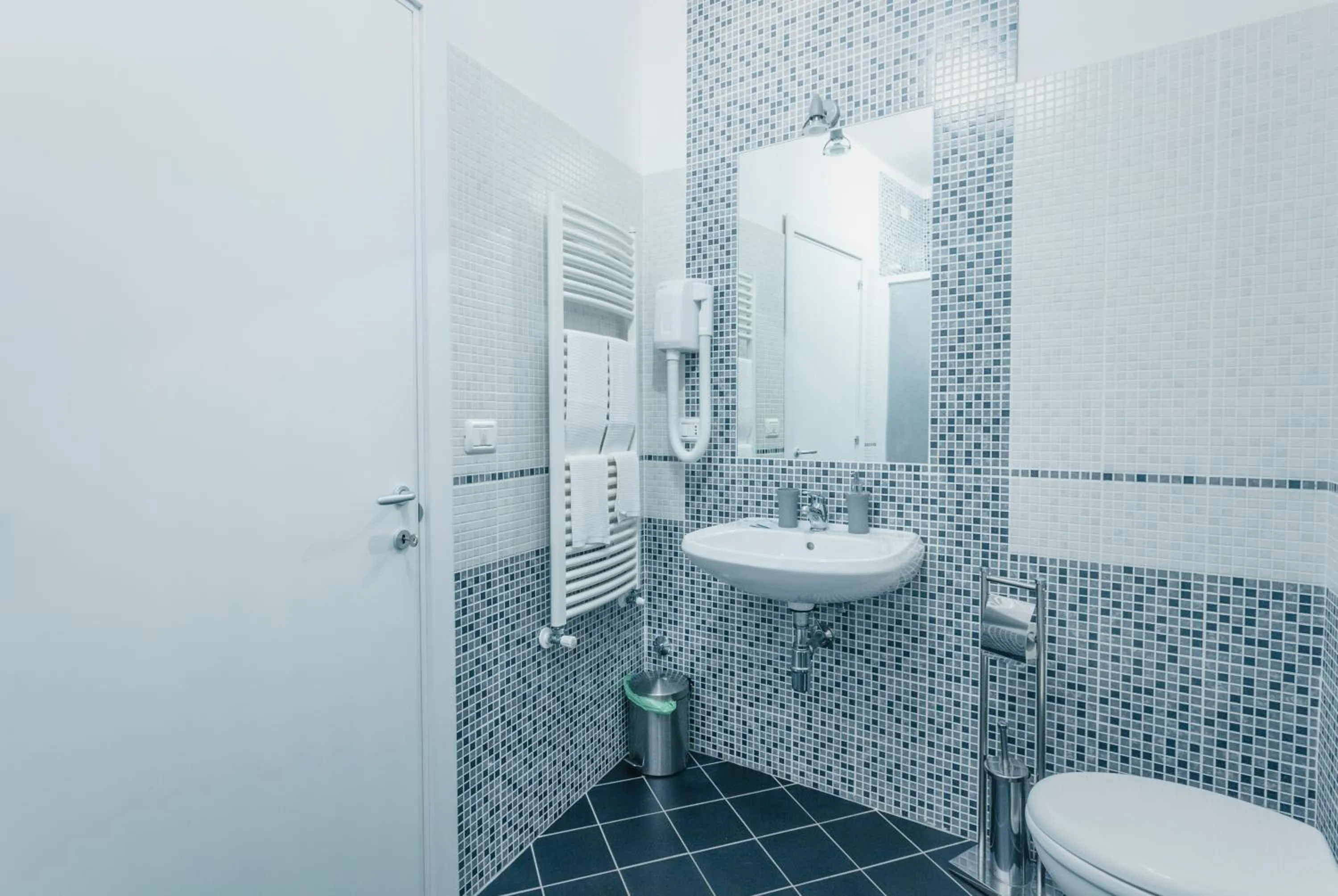 Bathroom in La Postale