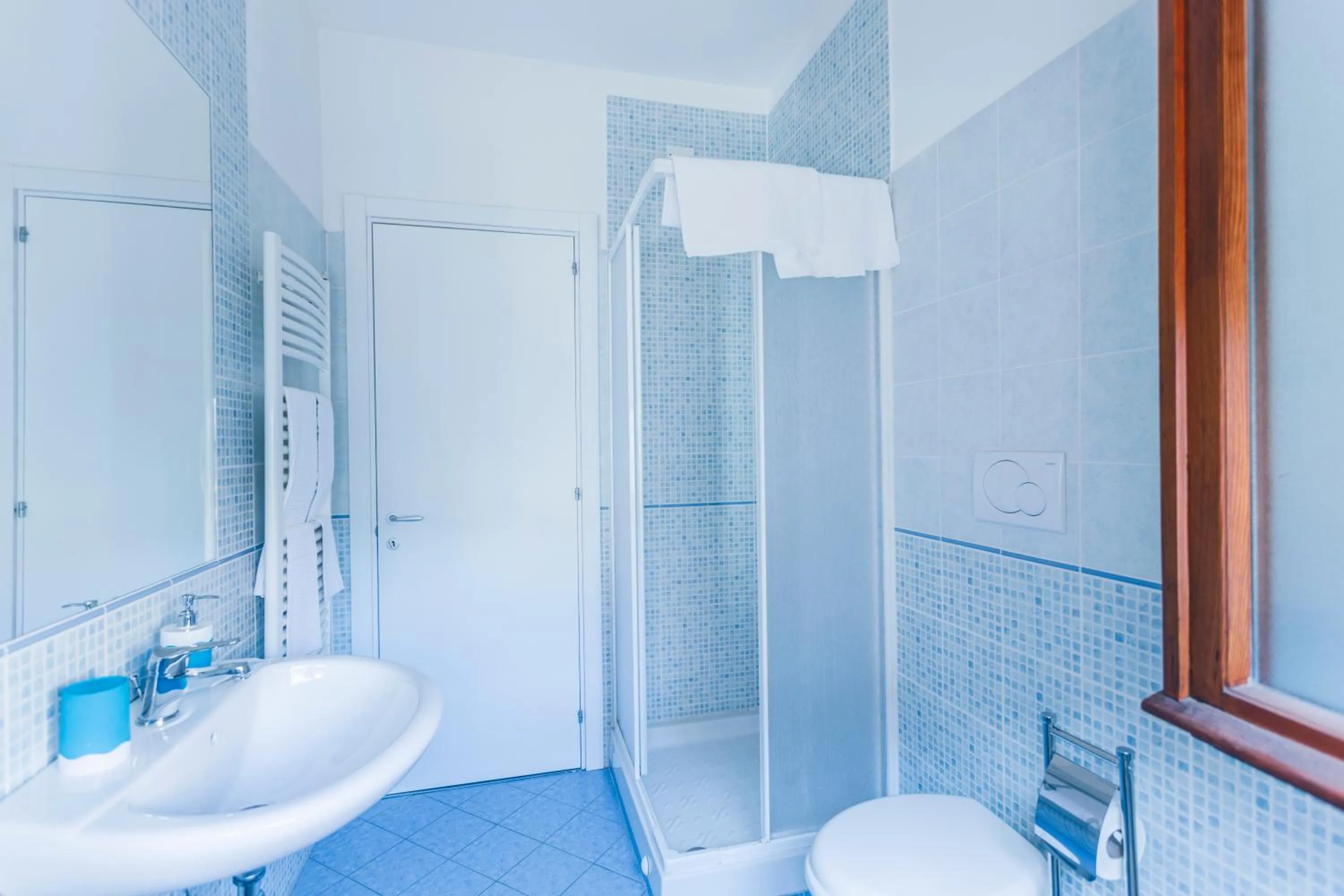 Bathroom in La Postale