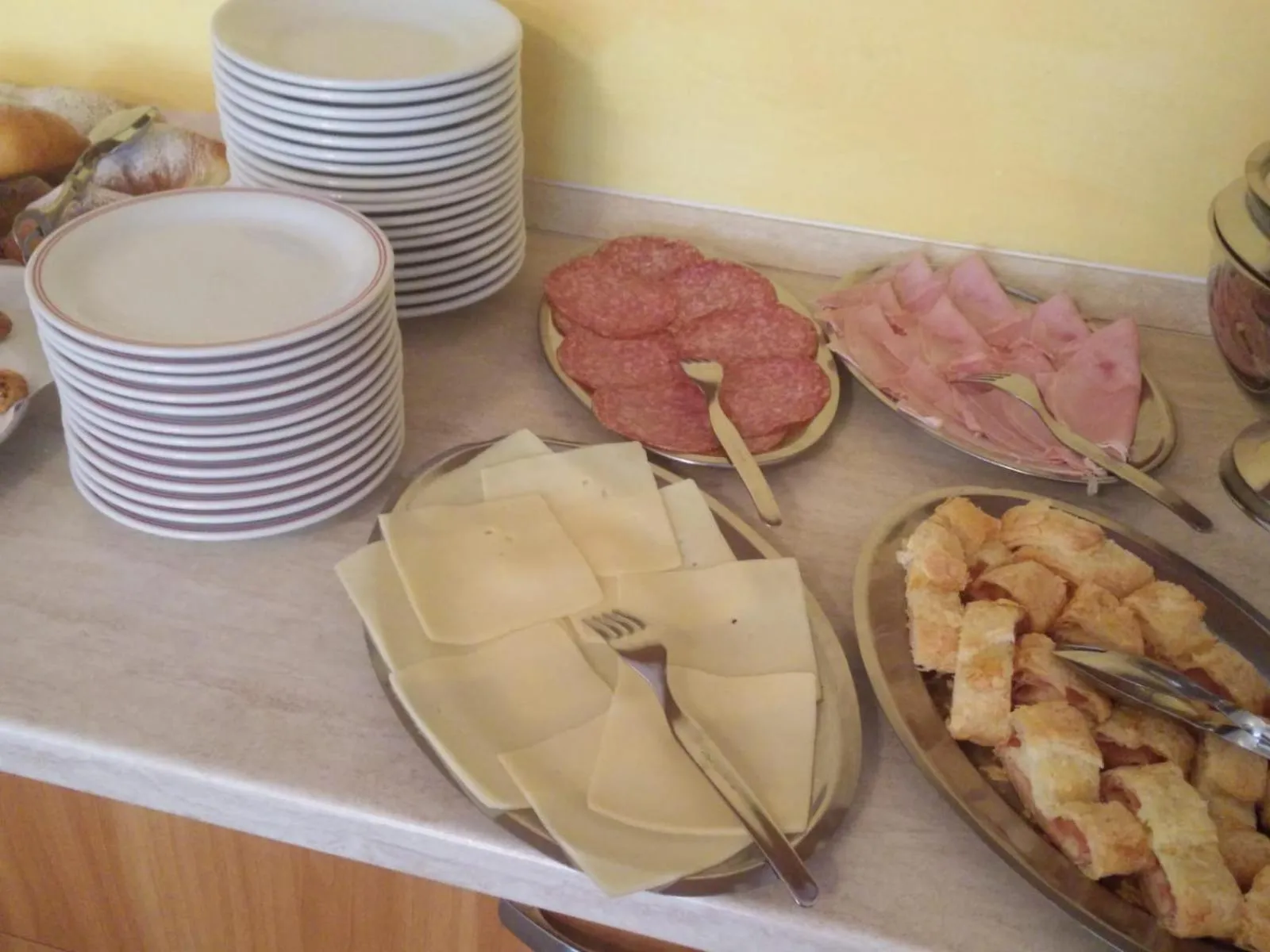 Continental breakfast in Hotel Ronconi