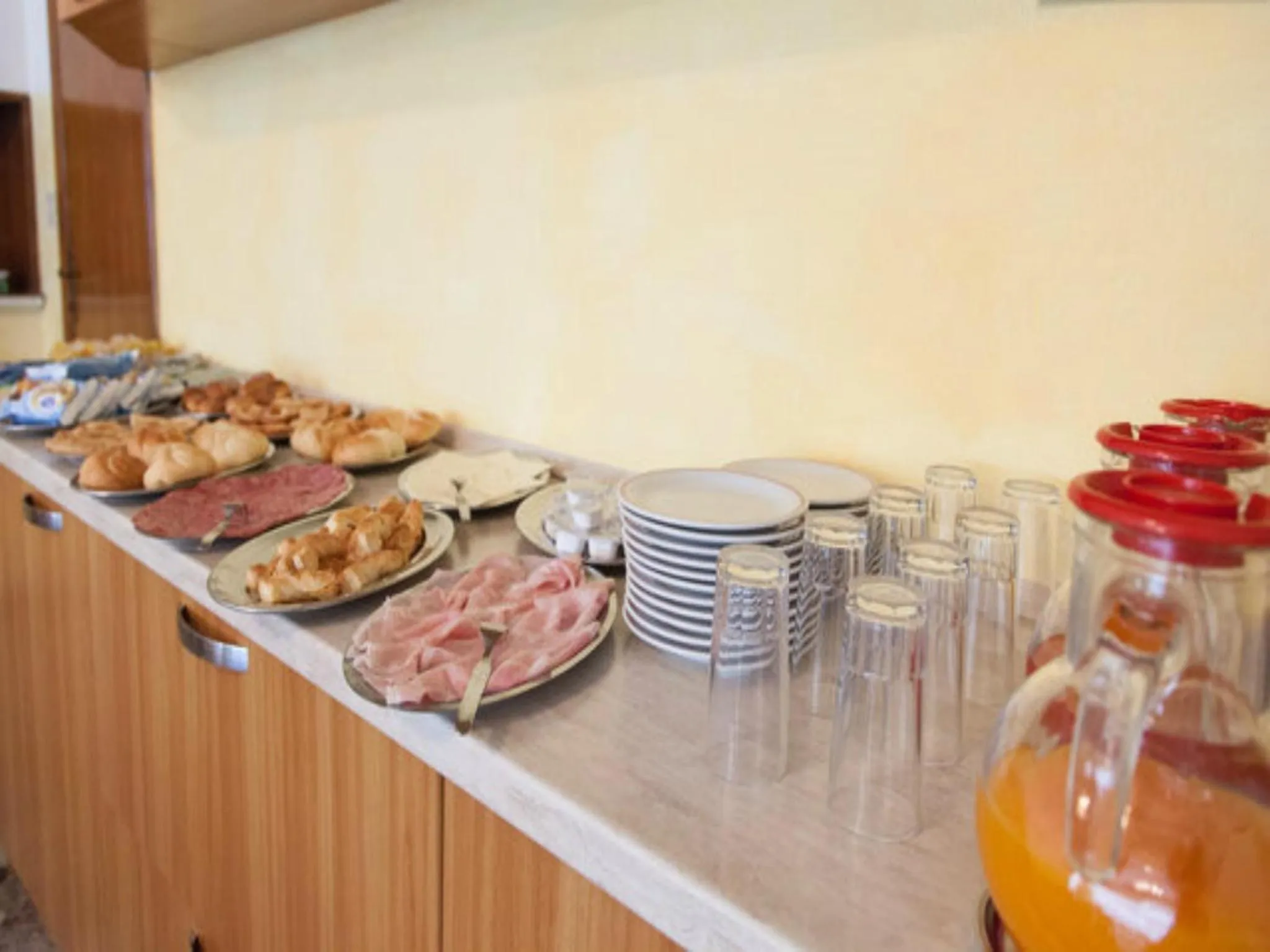 Restaurant/places to eat in Hotel Ronconi