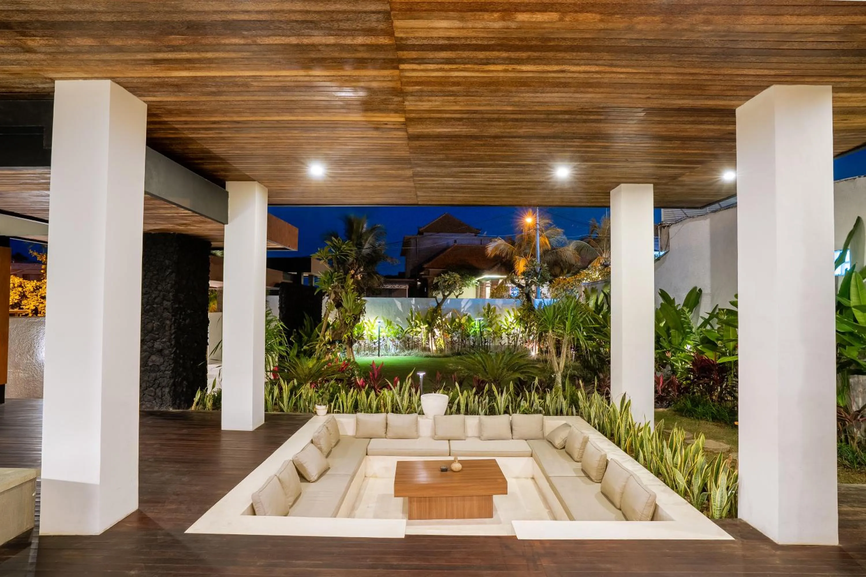 Garden in Ratan Uluwatu Hotel and Villas