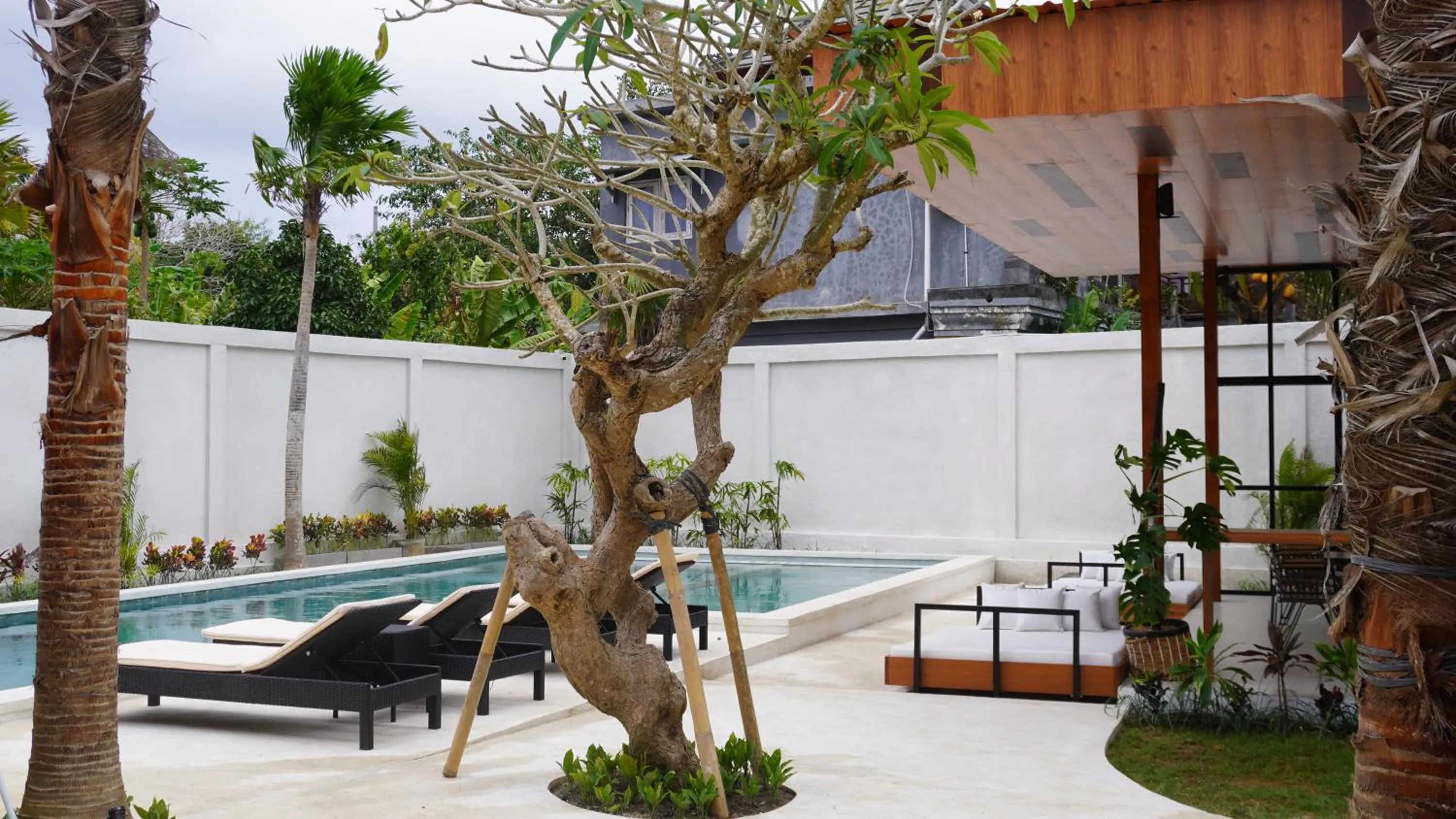 Area and facilities in Ratan Uluwatu Hotel and Villas