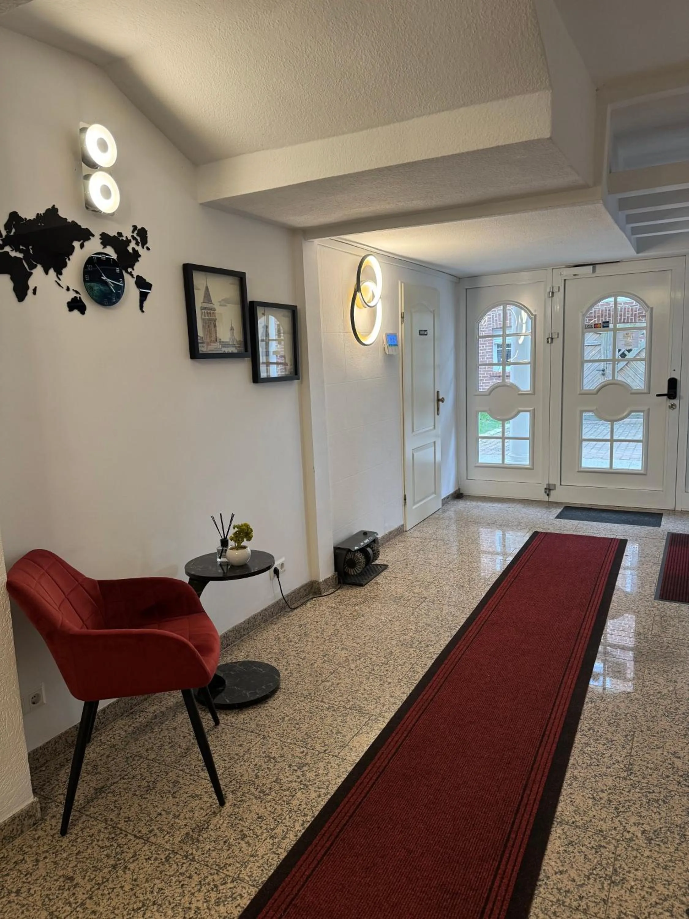 Facade/entrance in DUA Hotel