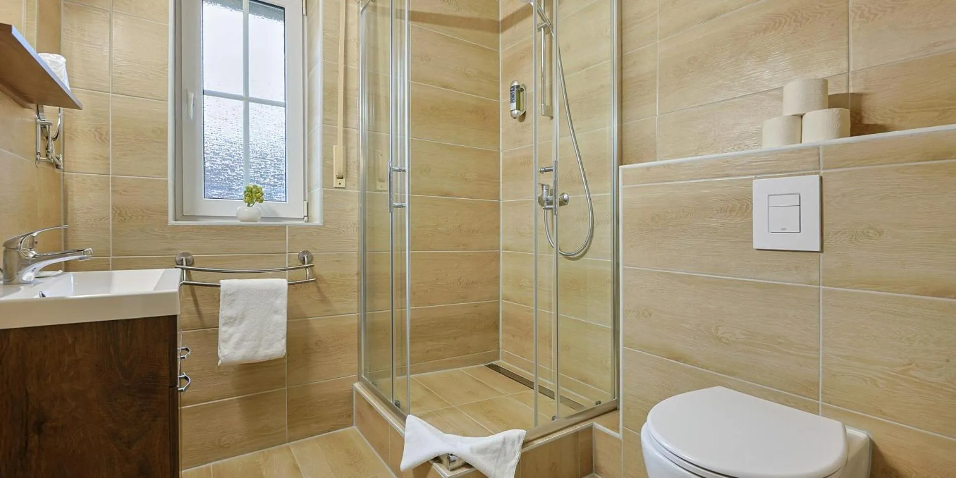 Bathroom in DUA Hotel