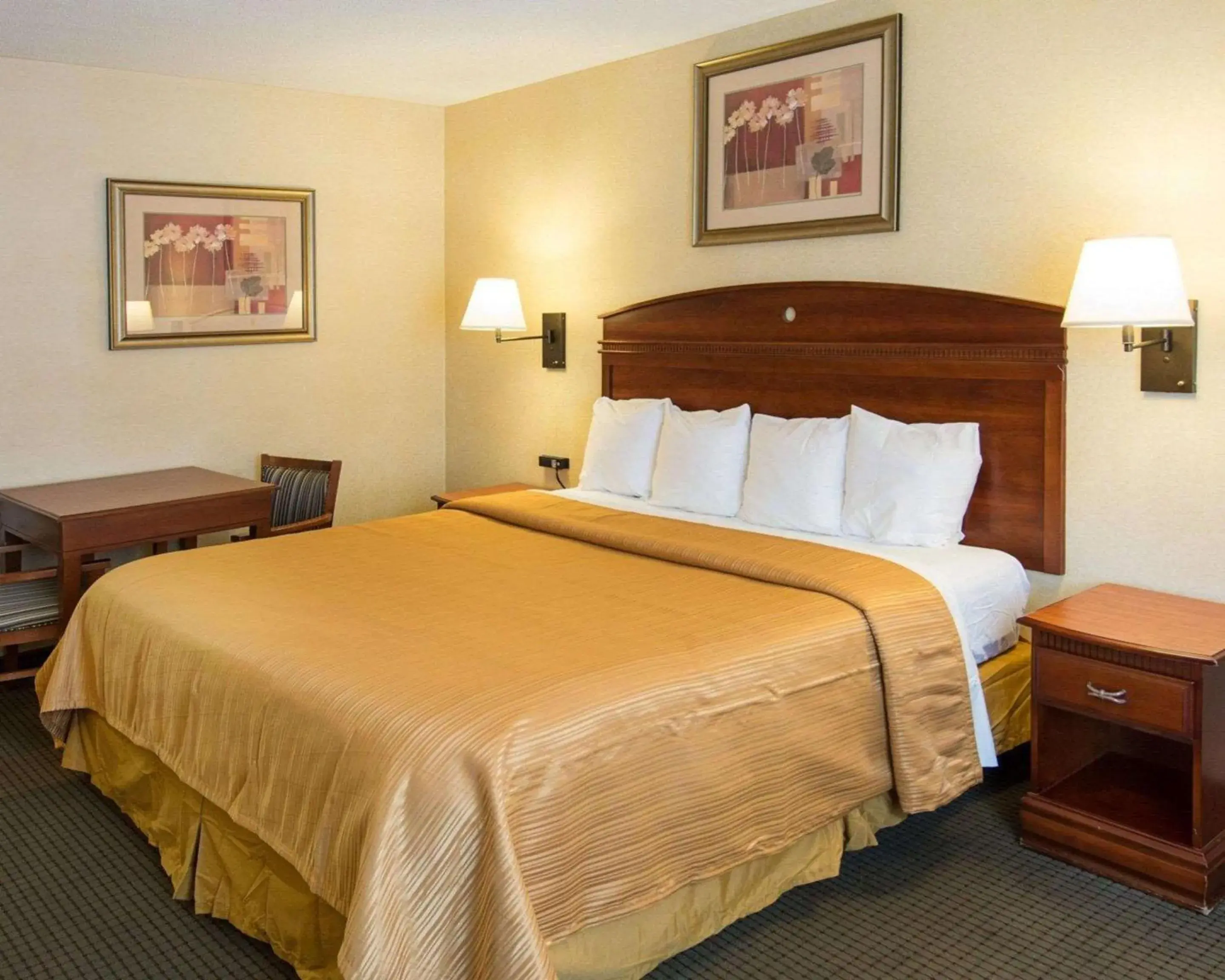 Business King Room in Quality Inn Takoma Park Business King Room in Quality Inn Takoma Park