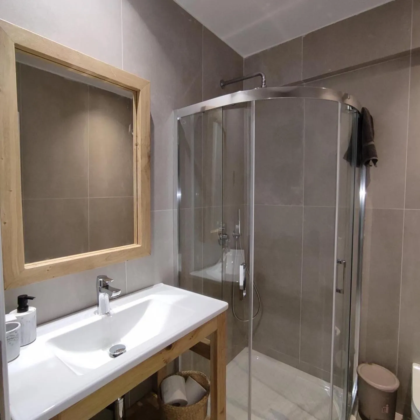 Shower in Sofos Suites Mykonos