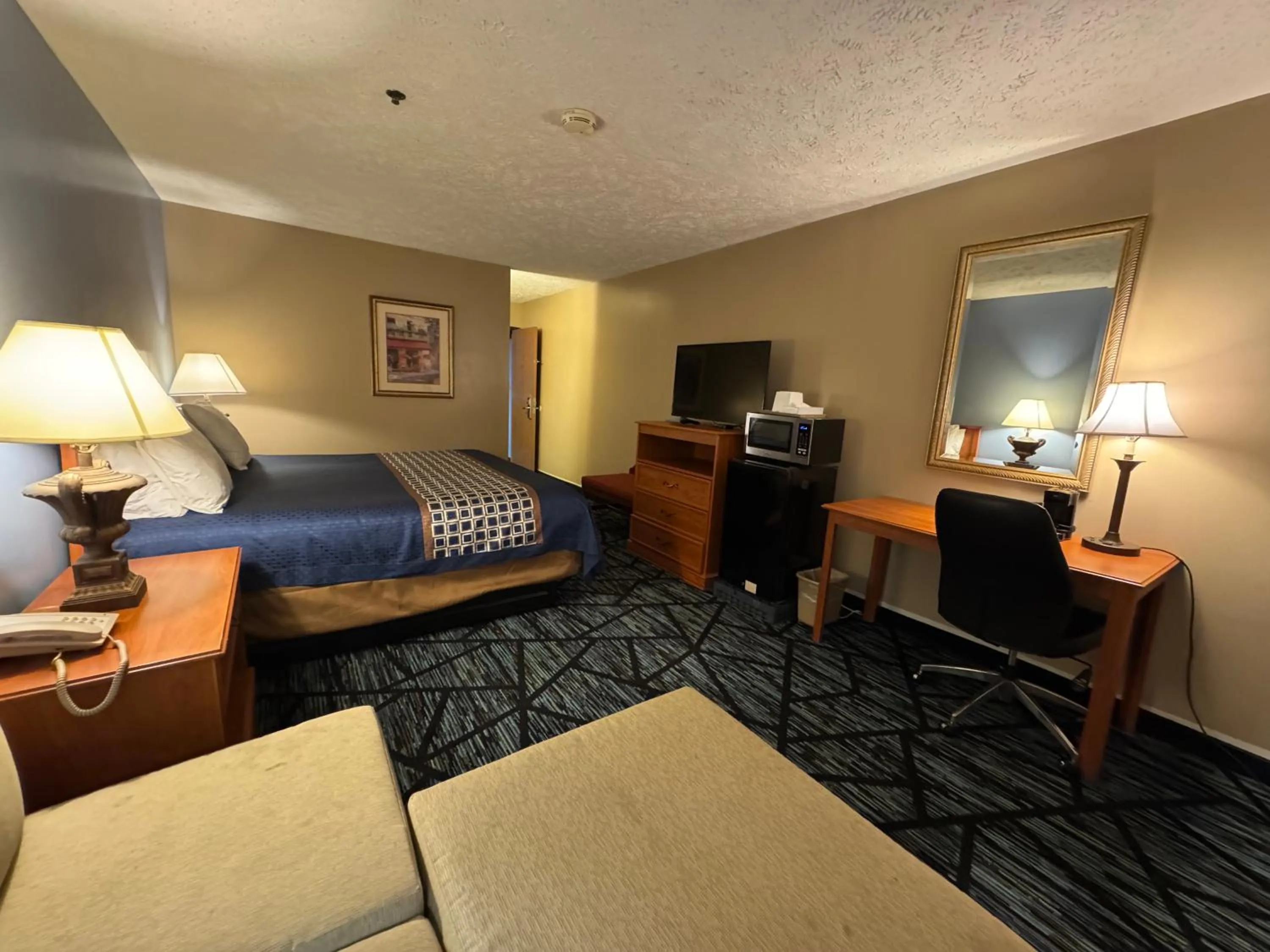 Bed in VICTORIAN INN