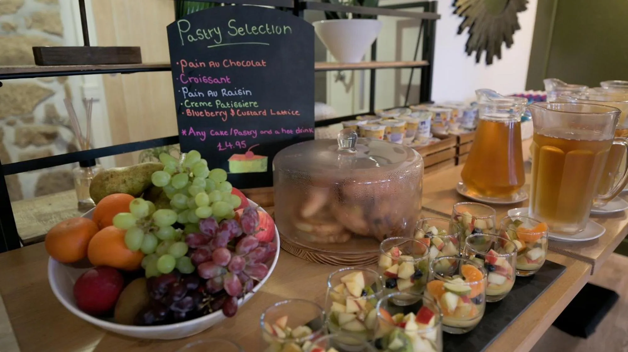 Restaurant/places to eat in Tregarthen's Hotel