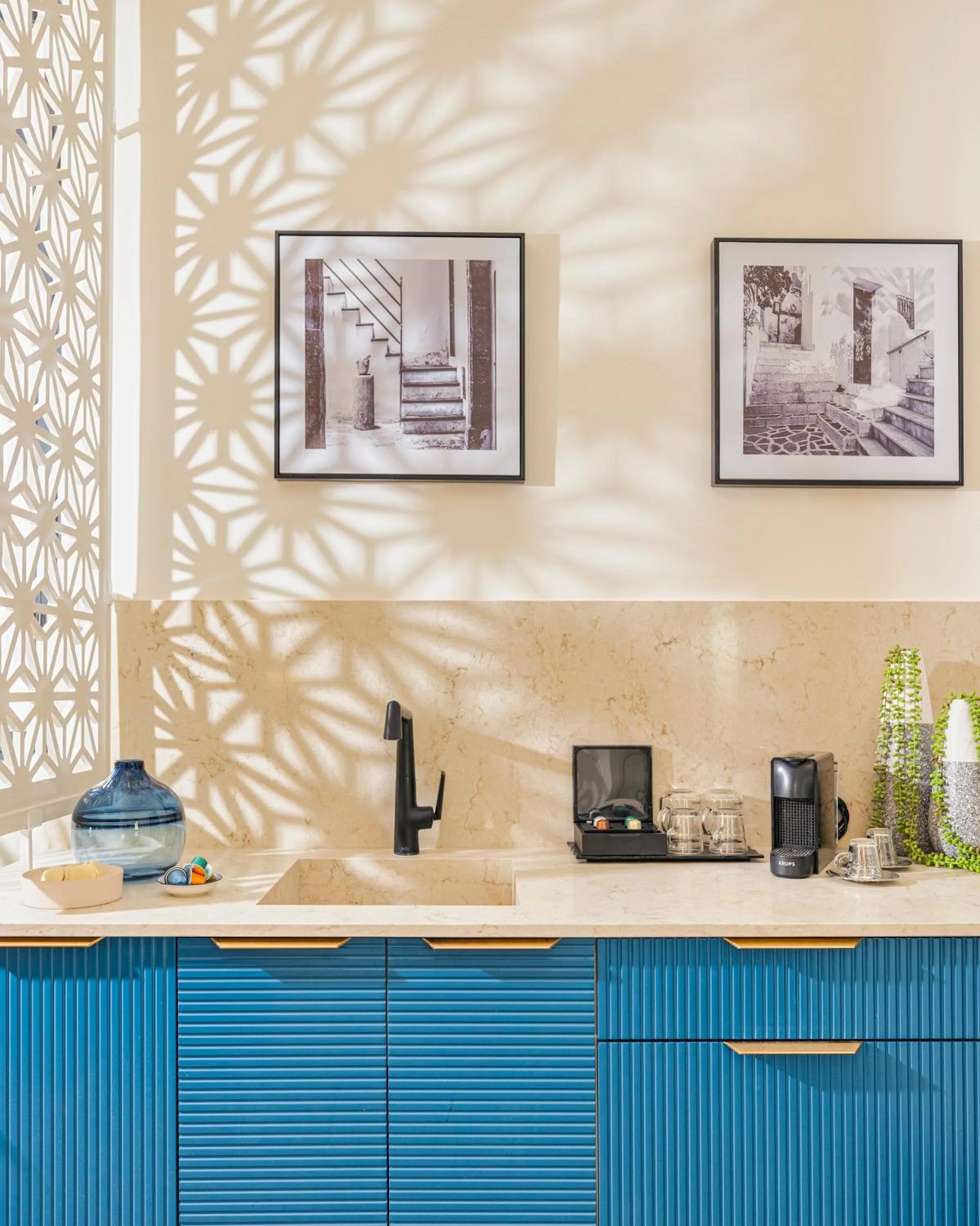 Coffee/tea facilities in Villa Albi - Machne Yehuda Hotel