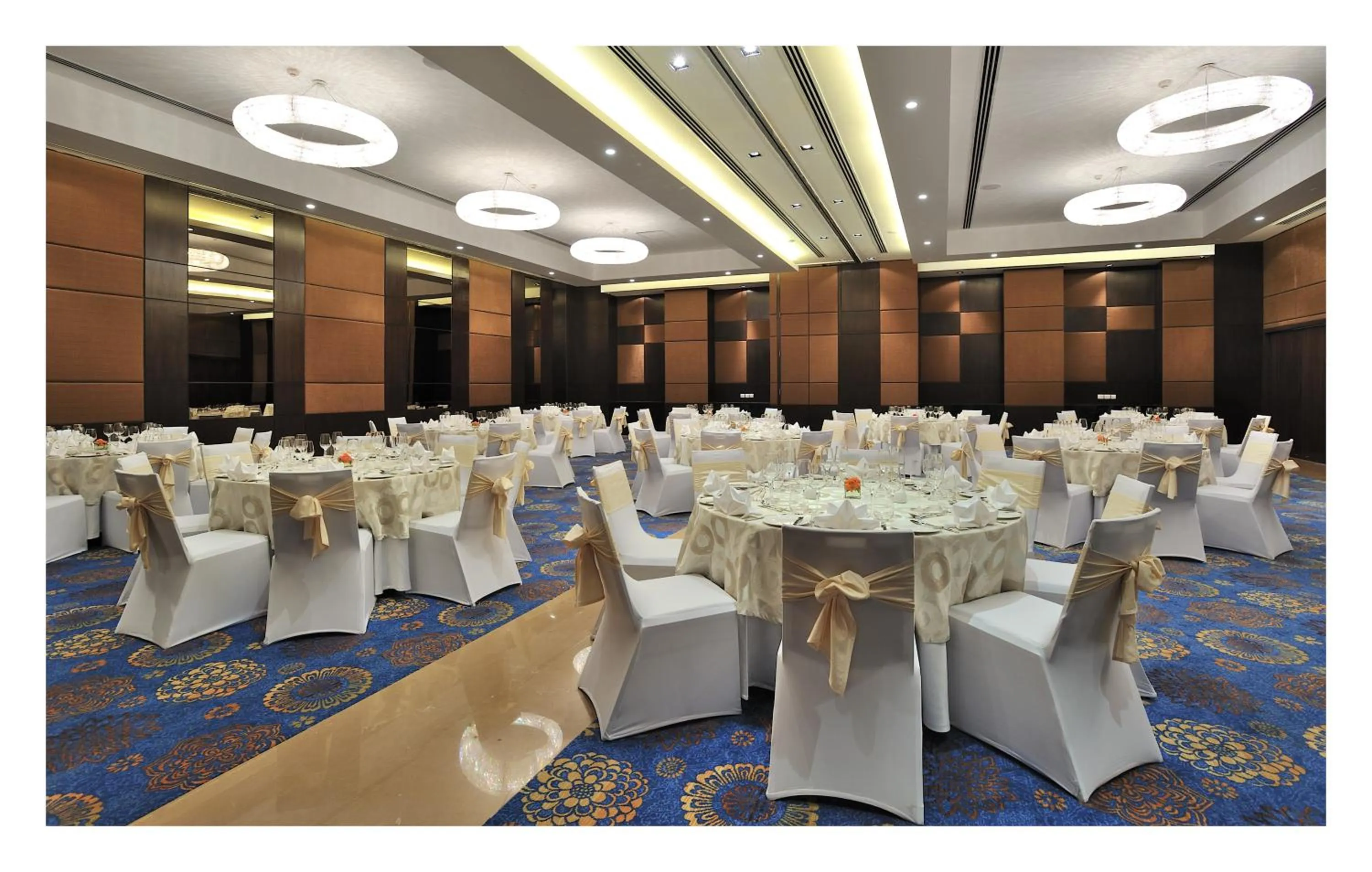 Banquet/Function facilities in The Anya Hotel-Golf Course Road
