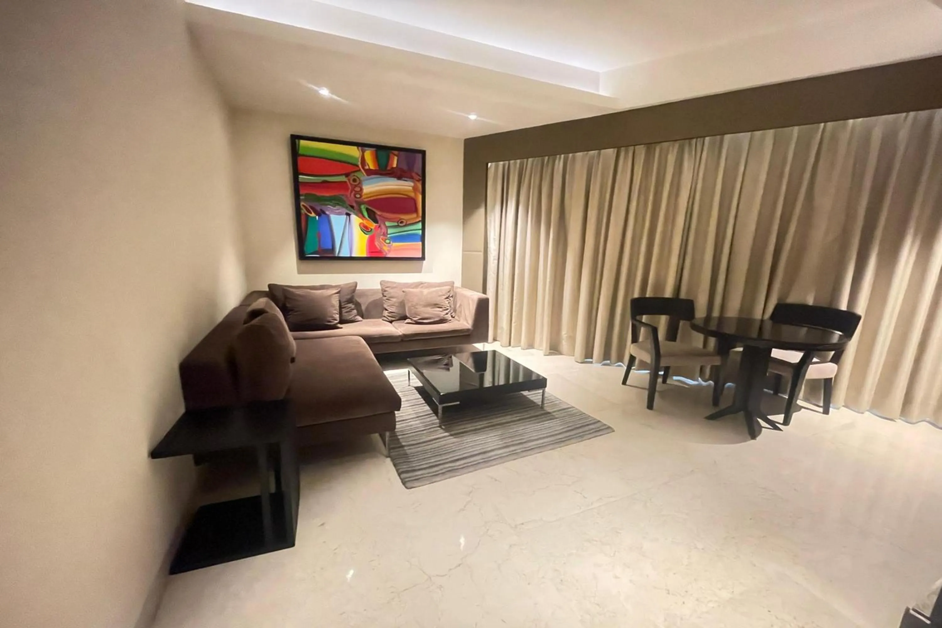 Living room in The Anya Hotel-Golf Course Road