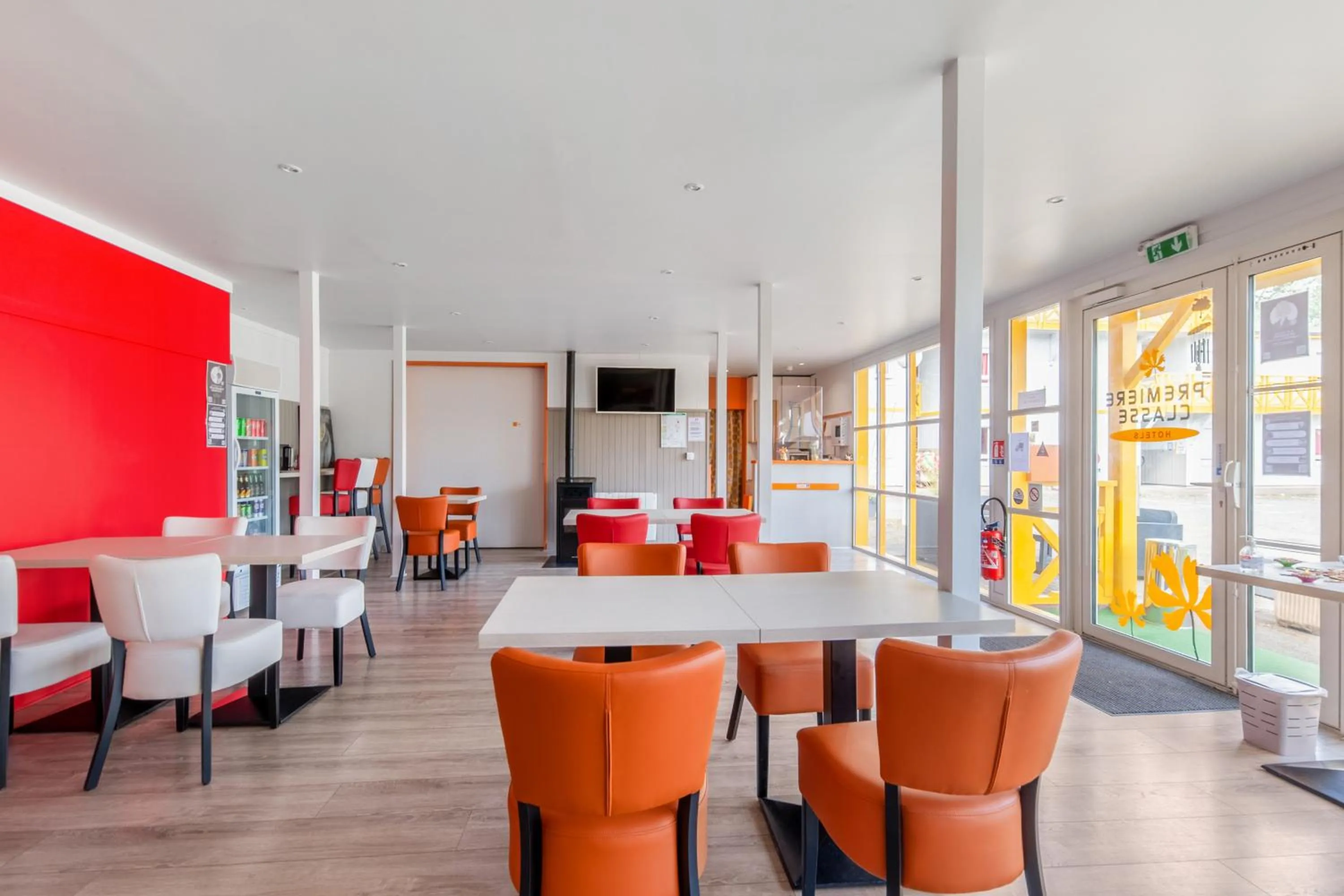 Lobby or reception in Premiere Classe Rennes Ouest - Le Rheu