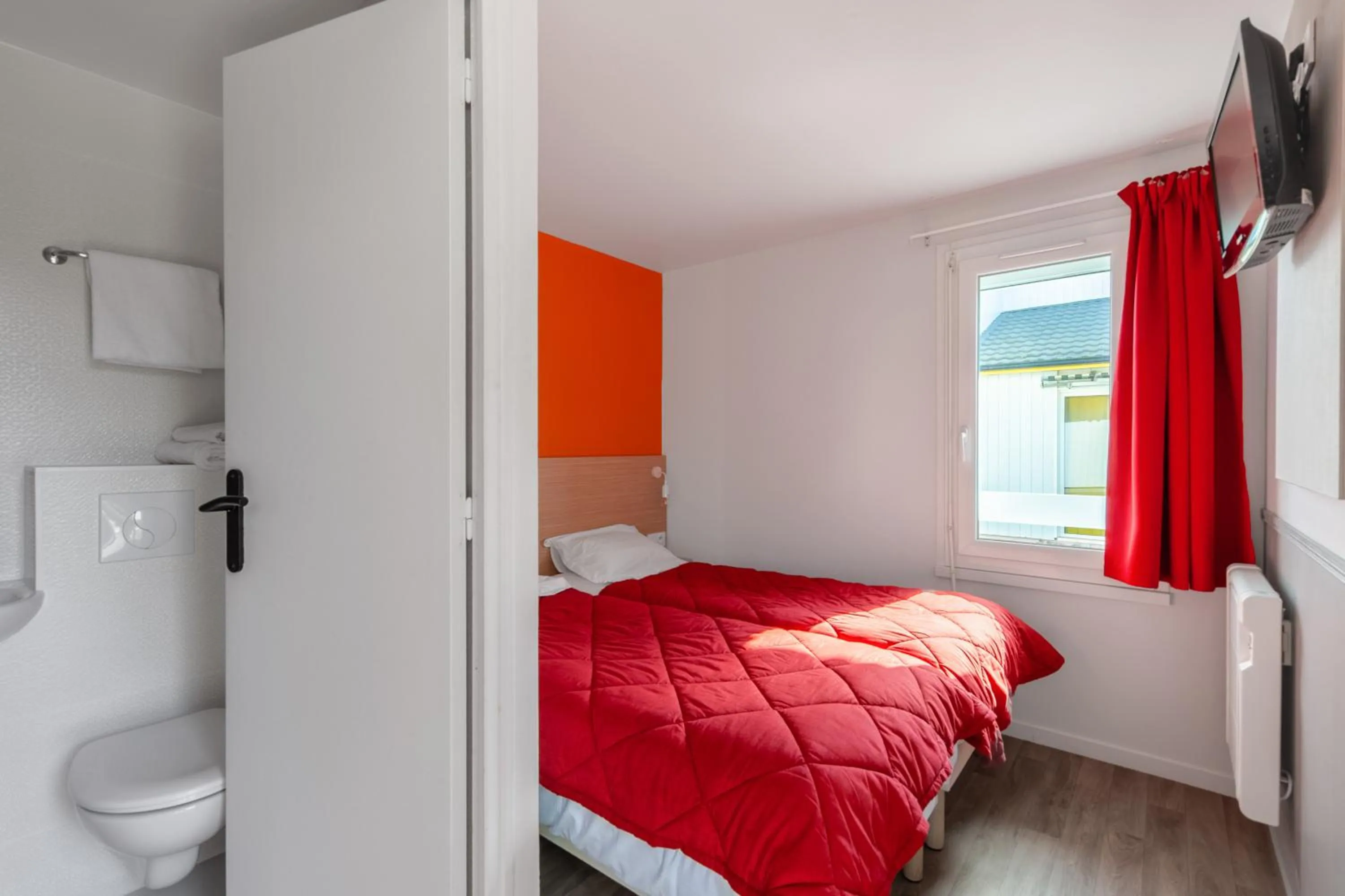 Bed in Premiere Classe Rennes Ouest - Le Rheu