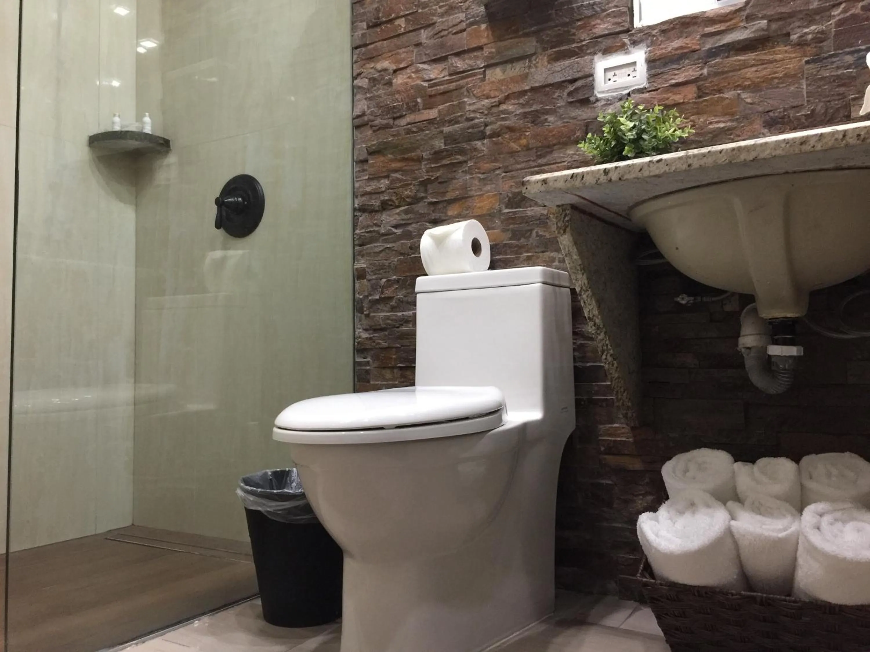 SEGOVIA STUDIO UNITS