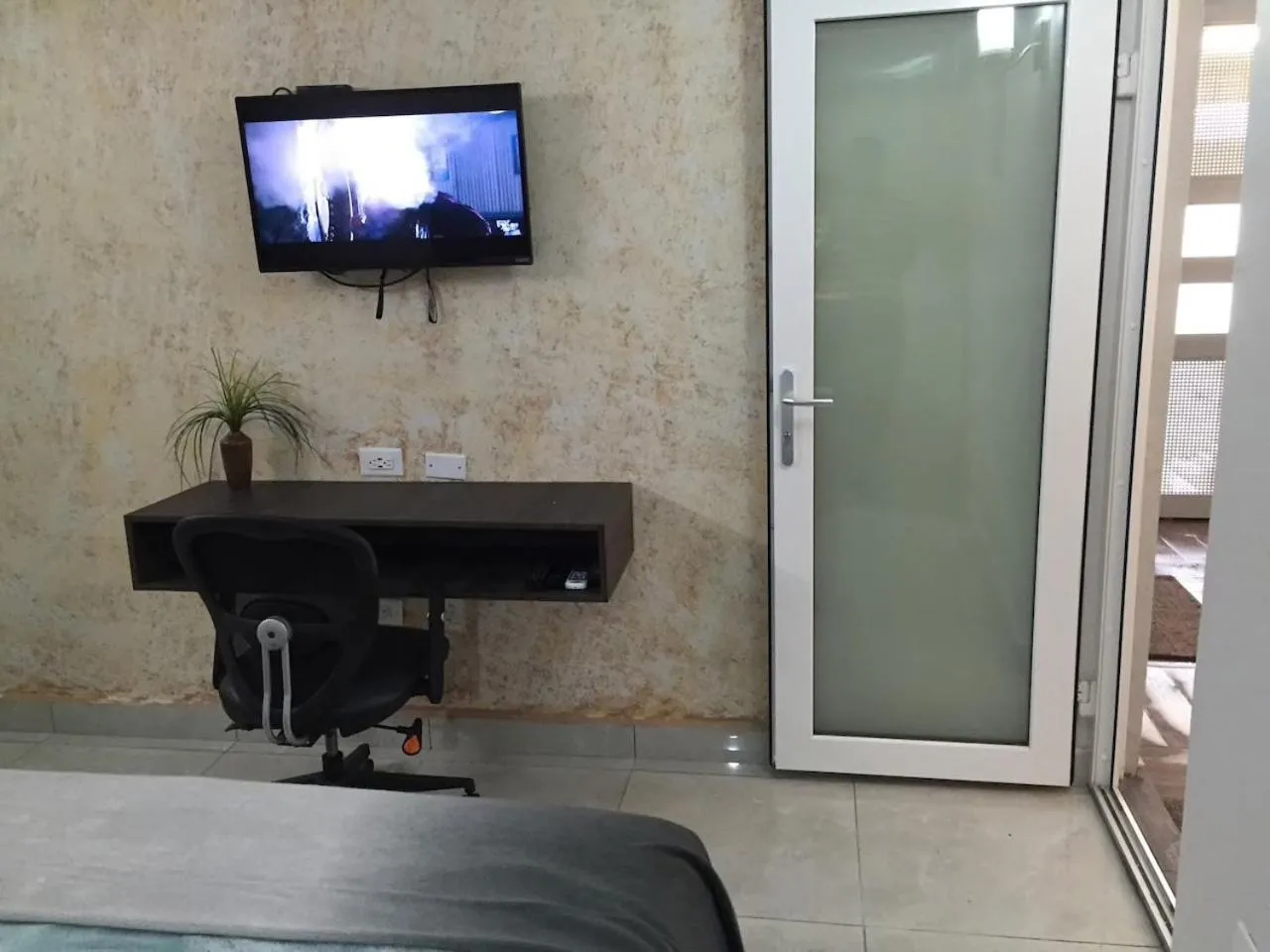 SEGOVIA STUDIO UNITS