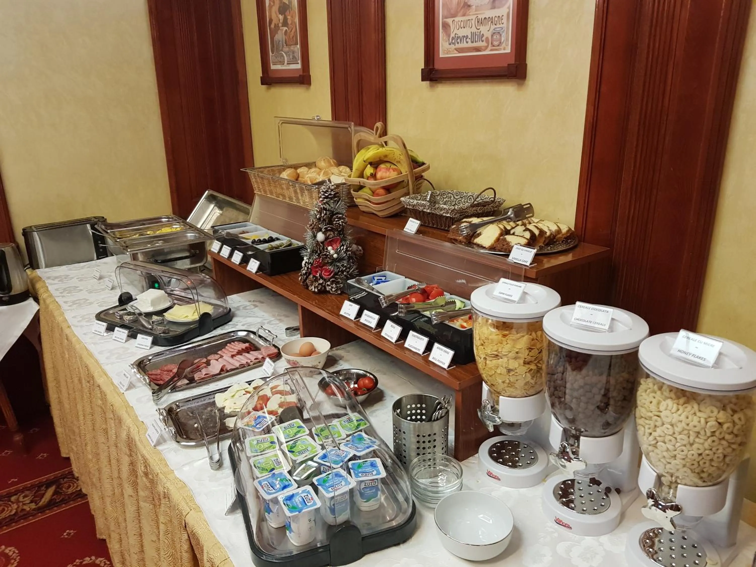 Buffet breakfast in Hotel Golden House