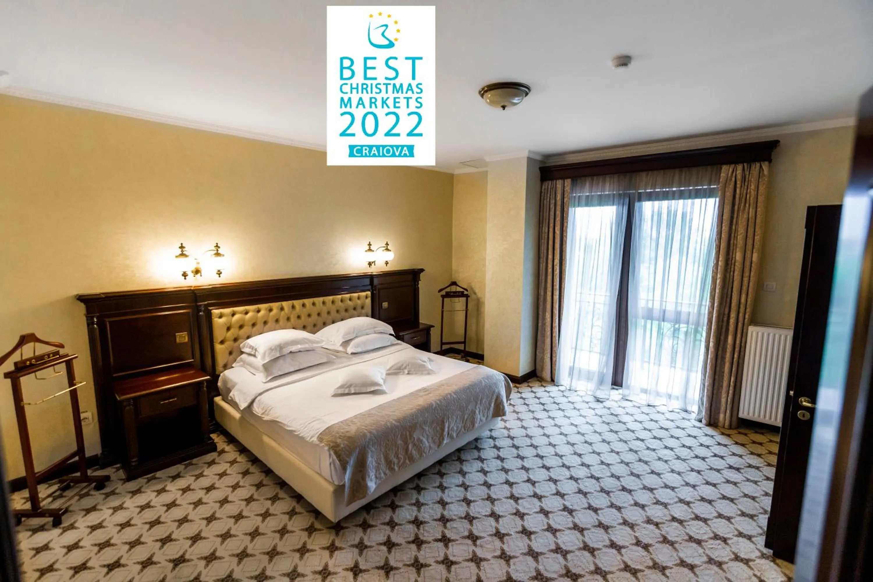 Bedroom, Bed in Hotel Golden House