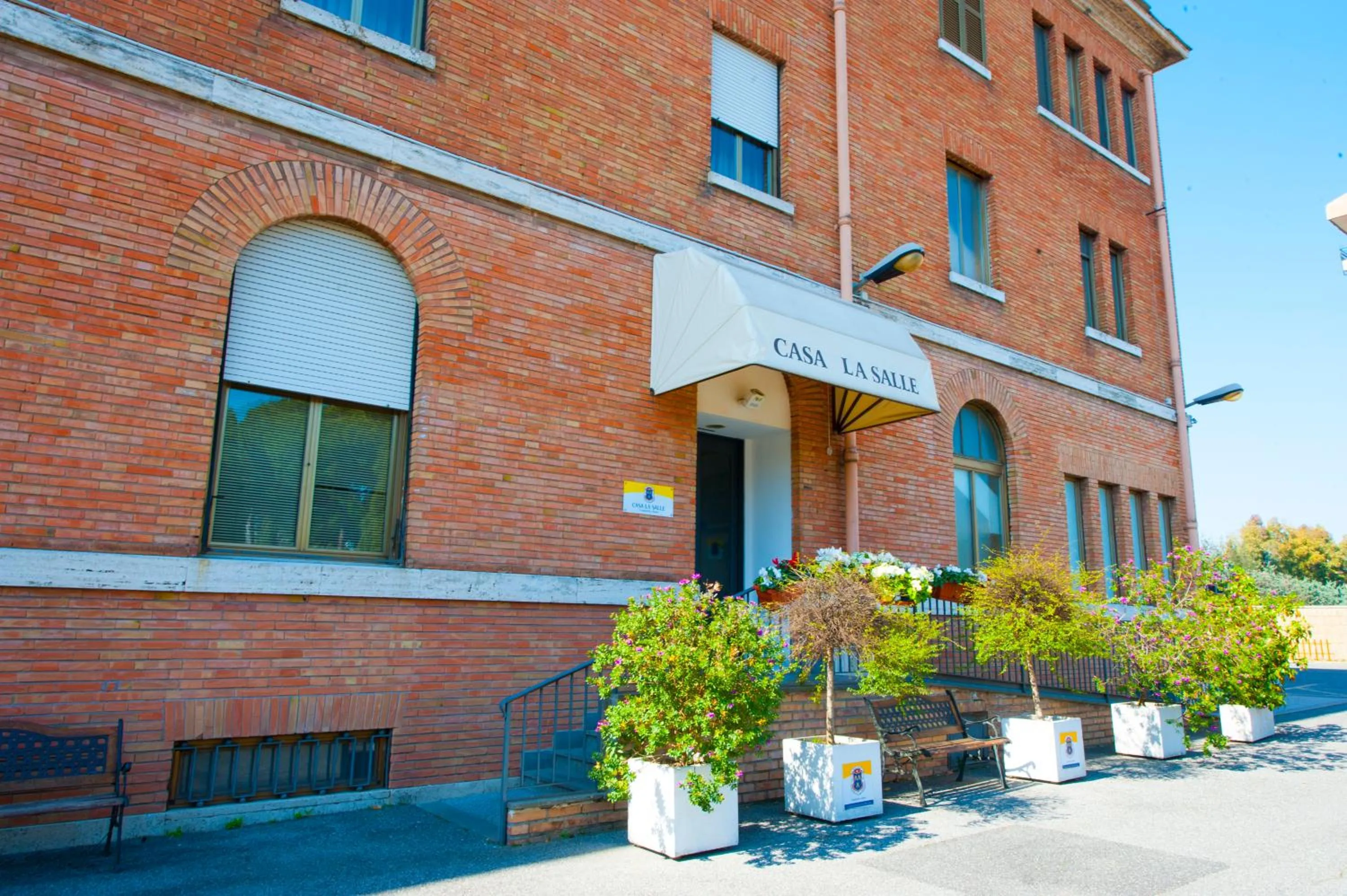 Facade/entrance in Casa La Salle - Roma Vaticano