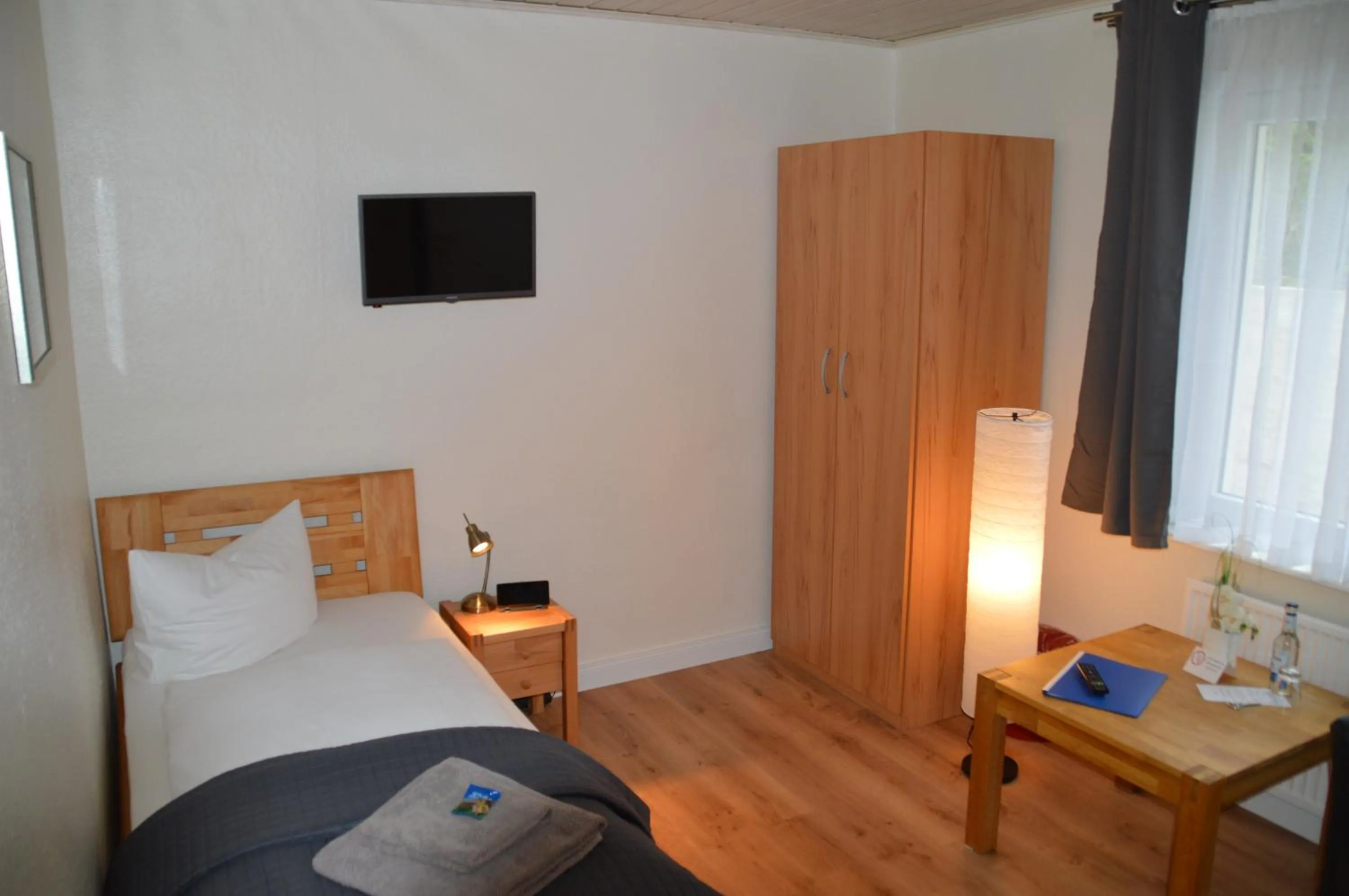 Photo of the whole room, Bed in Hotel Südstrand Amrum