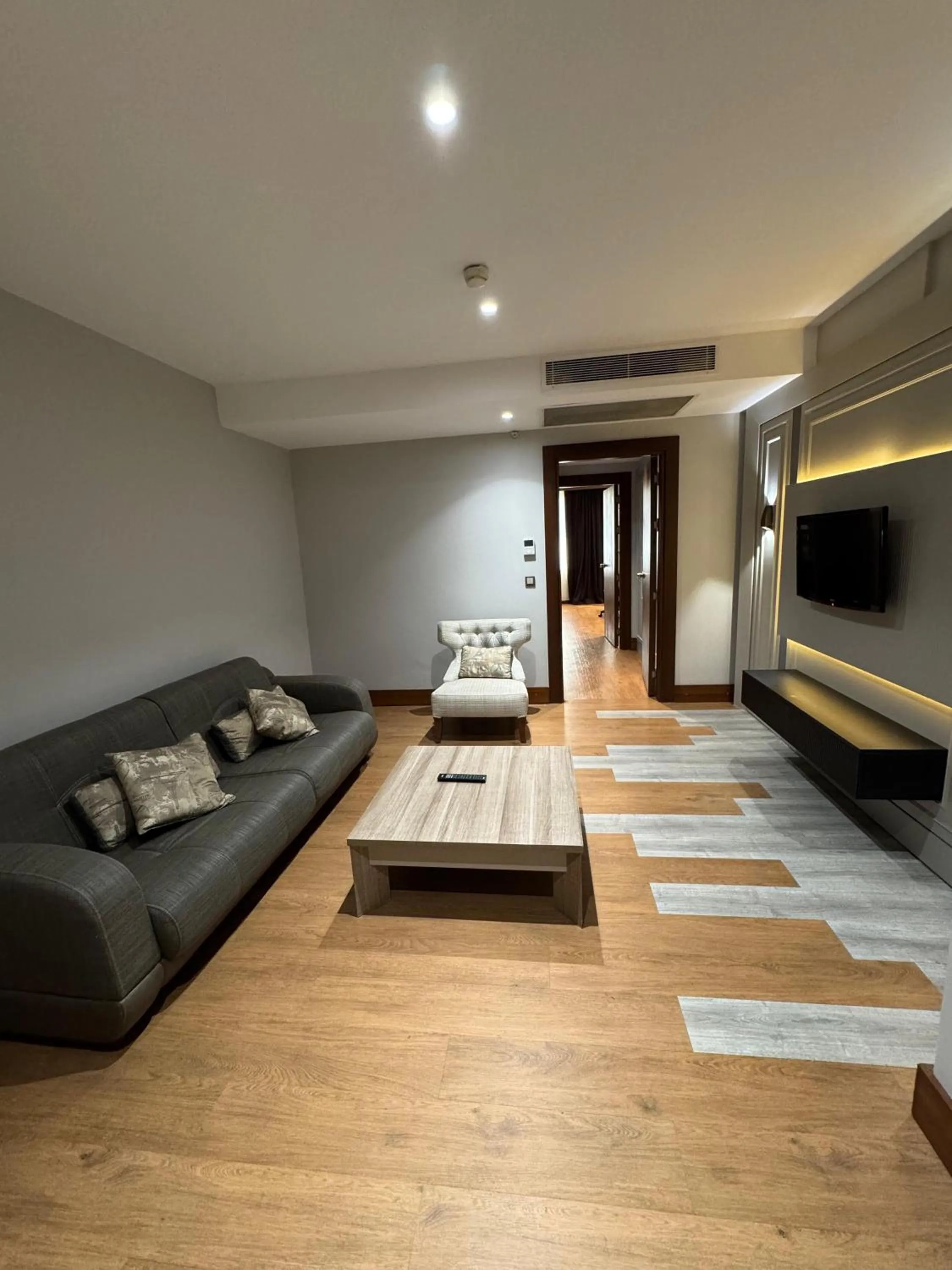 Communal lounge/ TV room in Teymur Continental Hotel