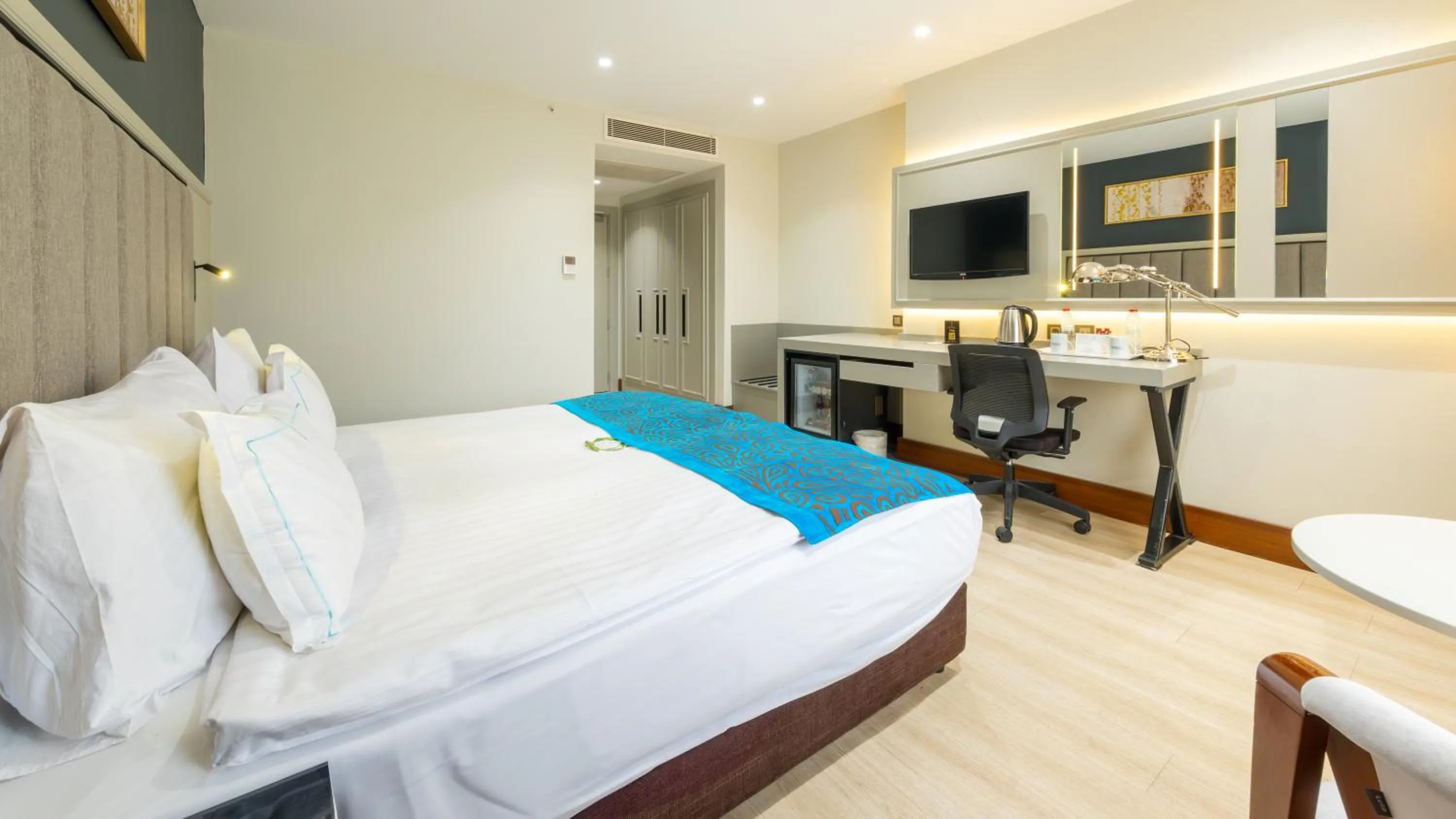 Photo of the whole room, Bed in Teymur Continental Hotel