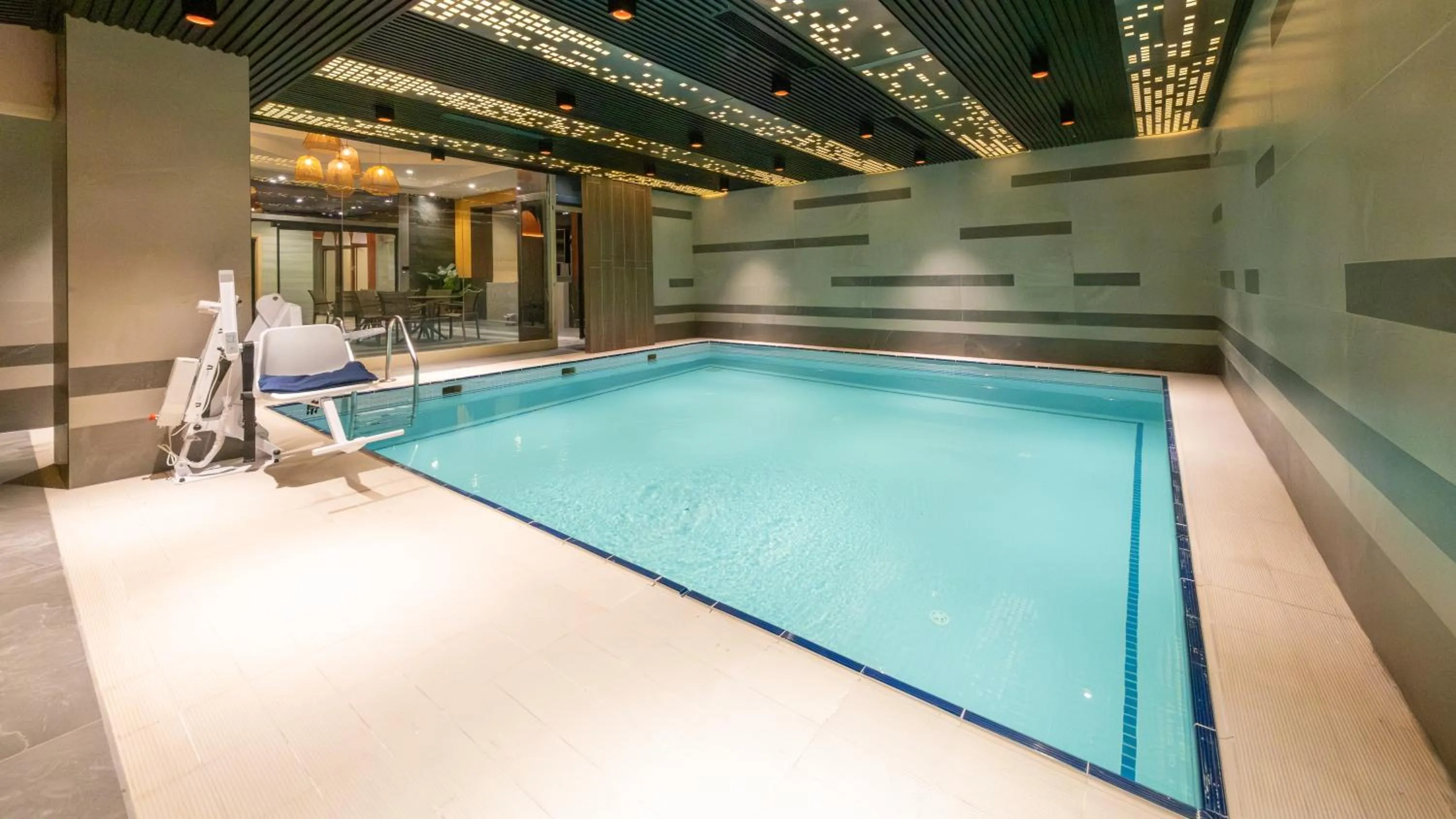 Swimming pool in Teymur Continental Hotel