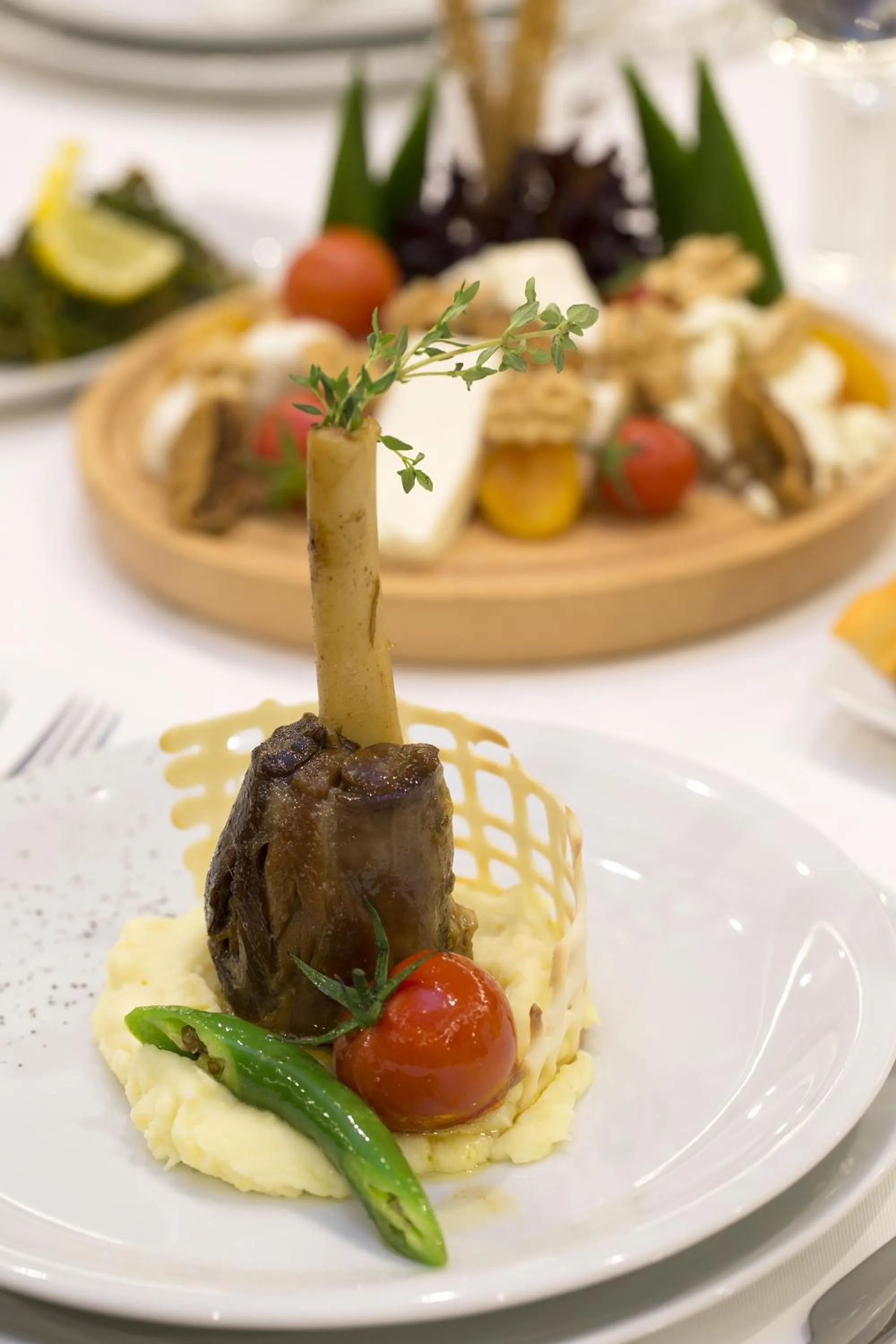 Restaurant/places to eat in Teymur Continental Hotel