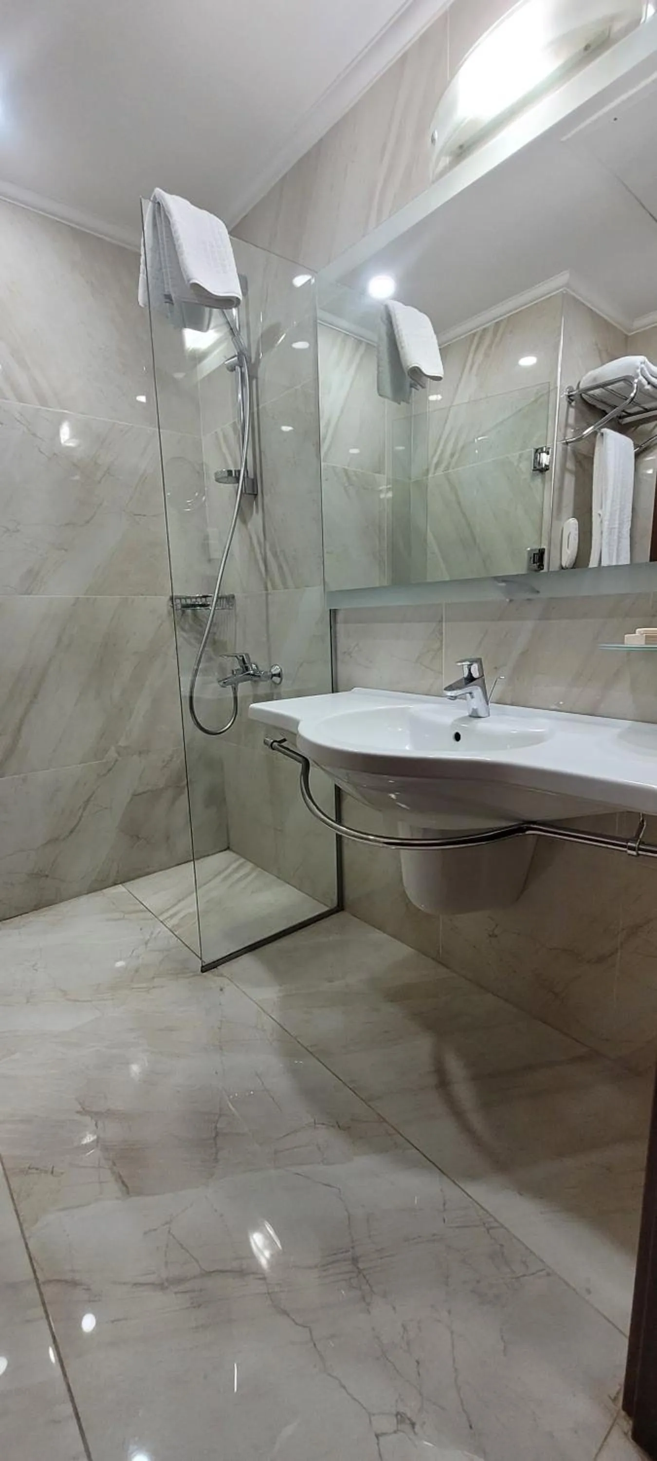 Bathroom in Teymur Continental Hotel