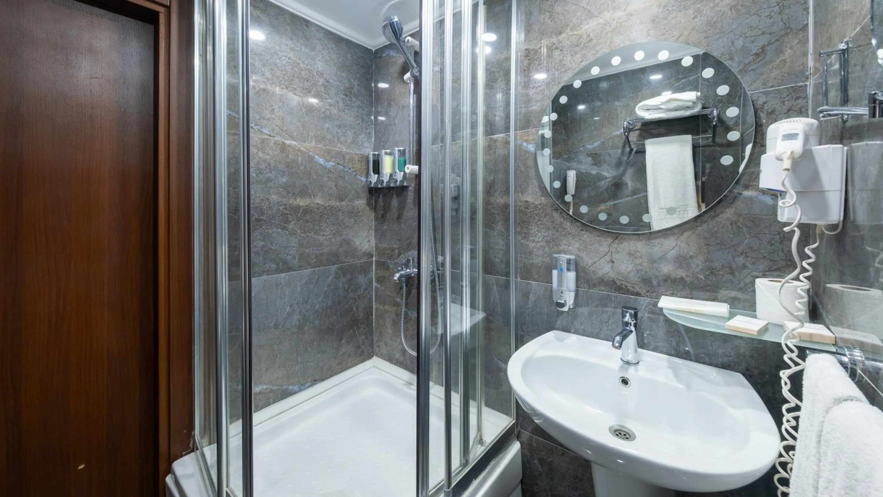 Bathroom in Teymur Continental Hotel