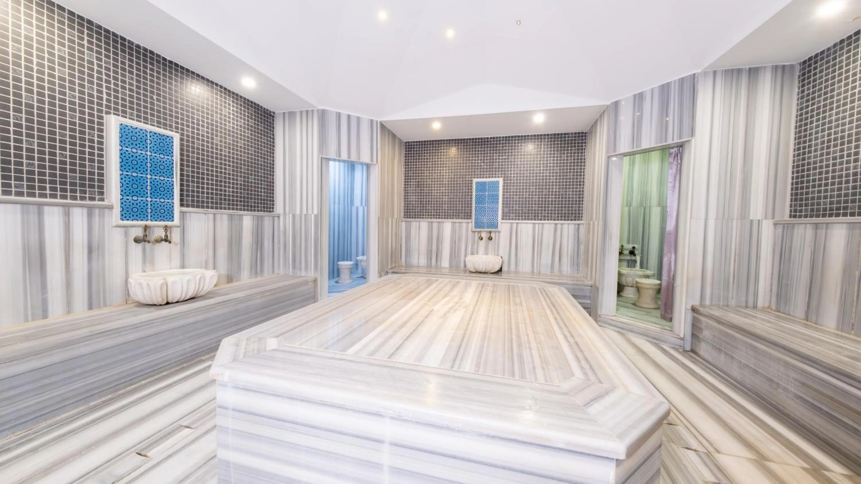 Public Bath in Teymur Continental Hotel