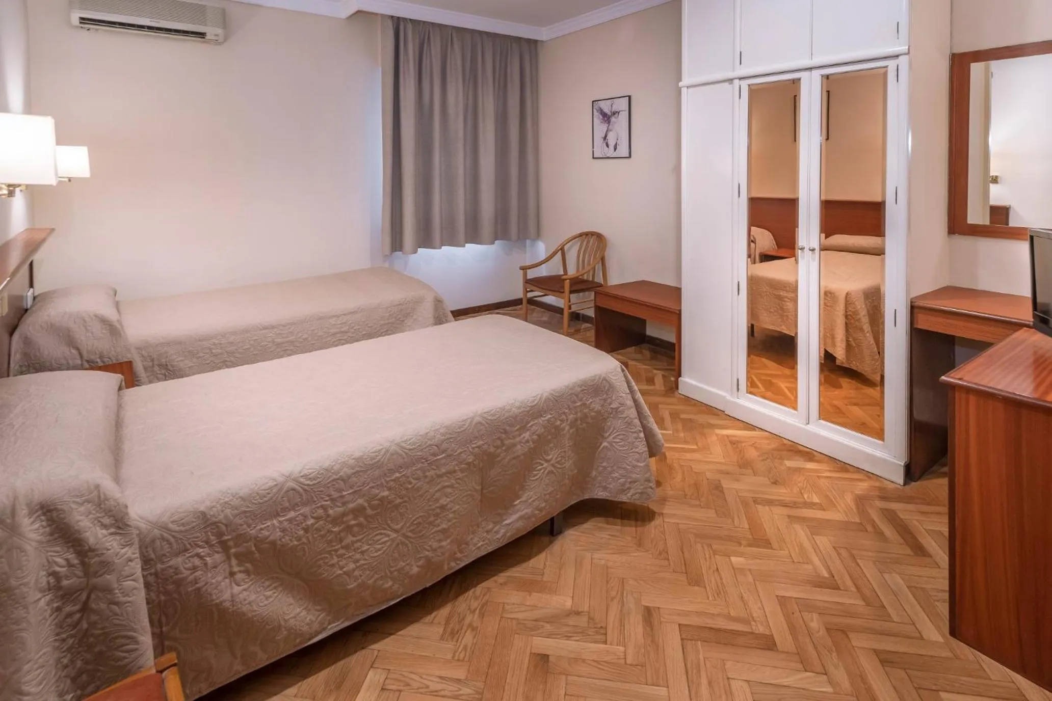 Bedroom in Hotel Niza
