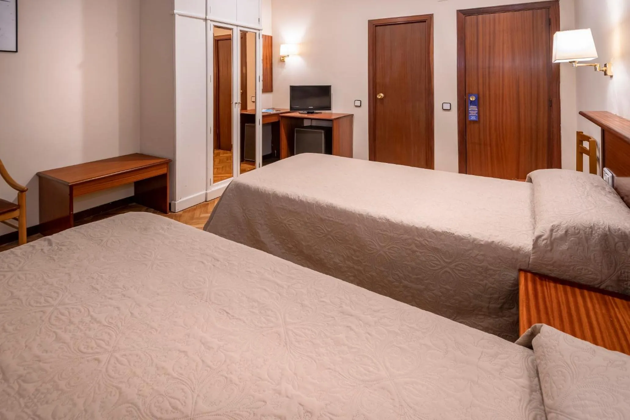 Bedroom in Hotel Niza