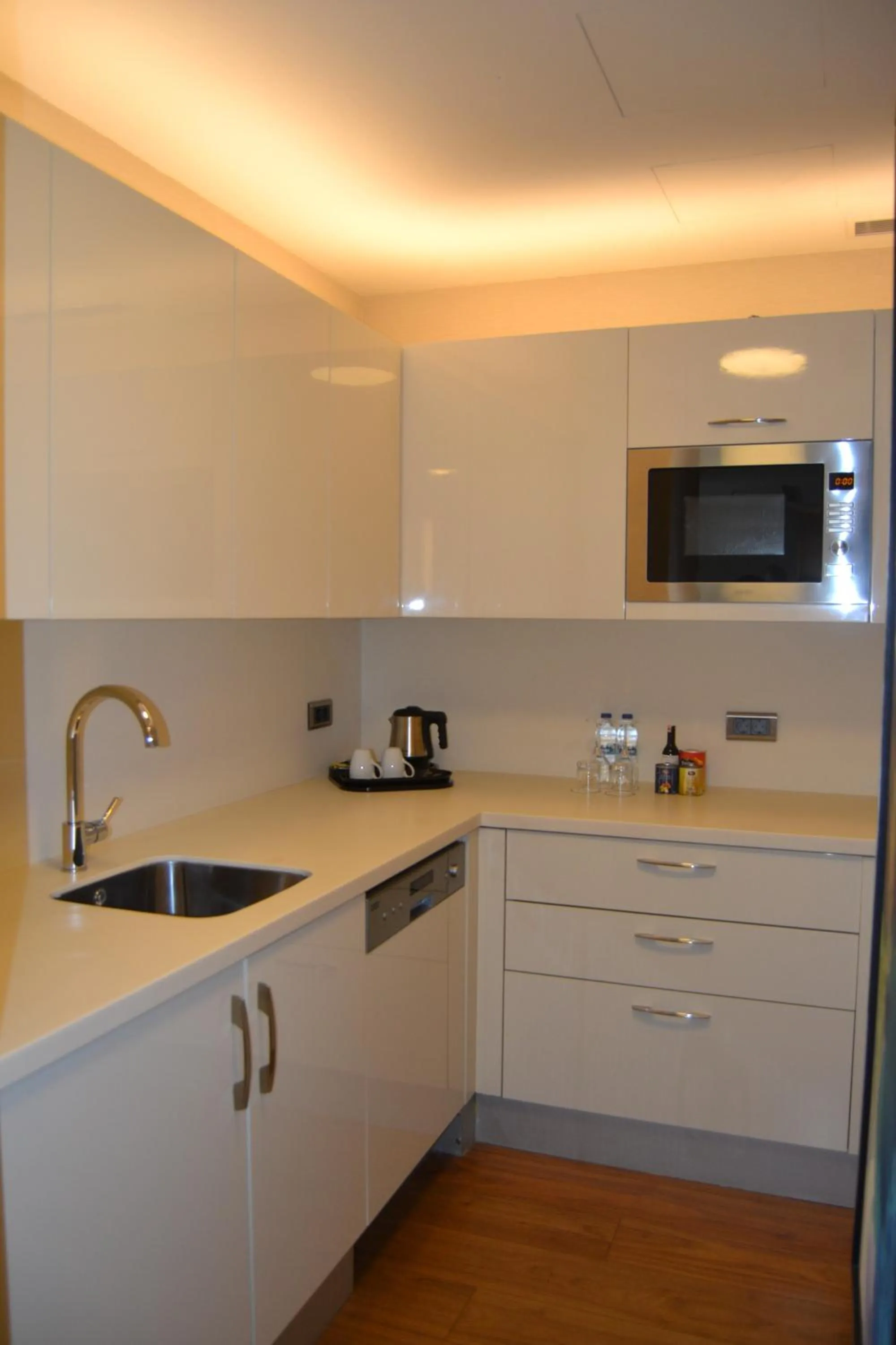 Kitchen or kitchenette in Wyndham Grand Istanbul Europe