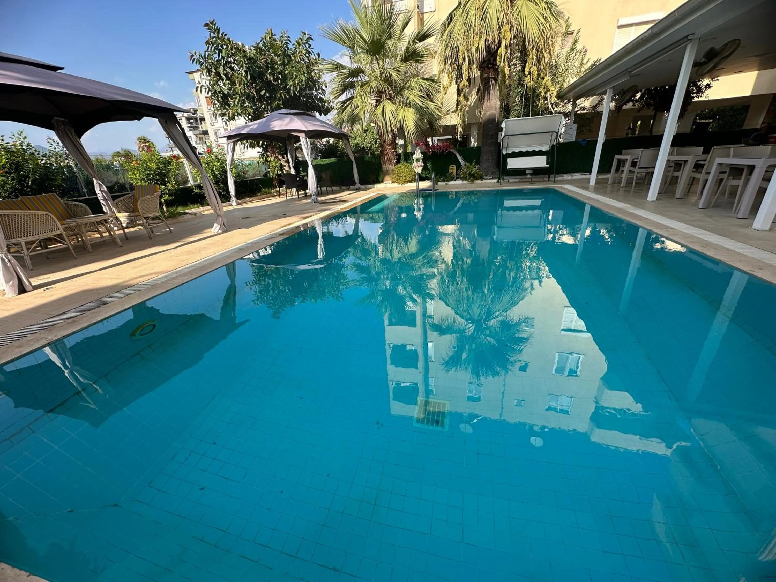 Swimming pool in Rumana Hotel