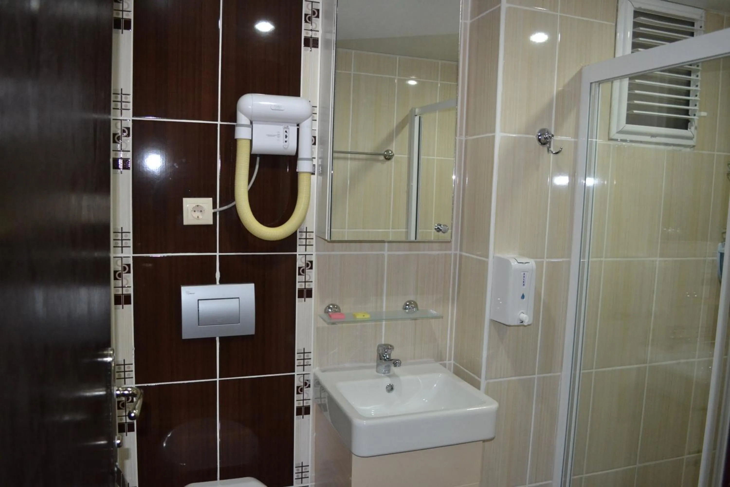 Shower in Rumana Hotel