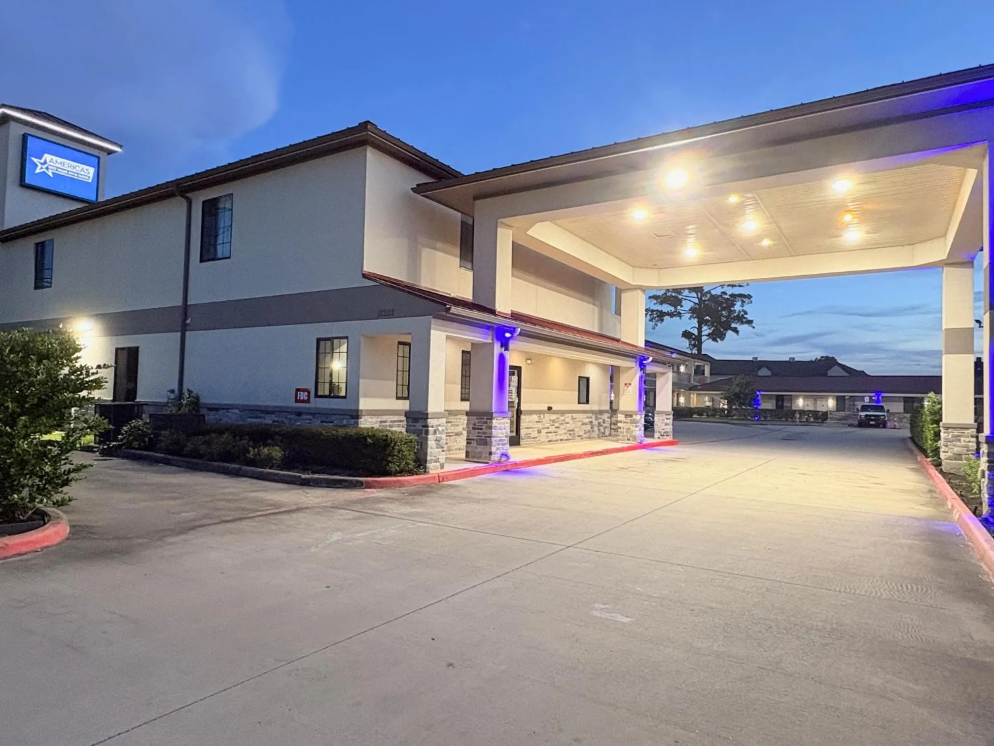 Property building in Americas Best Value Inn Houston Veterans Memorial