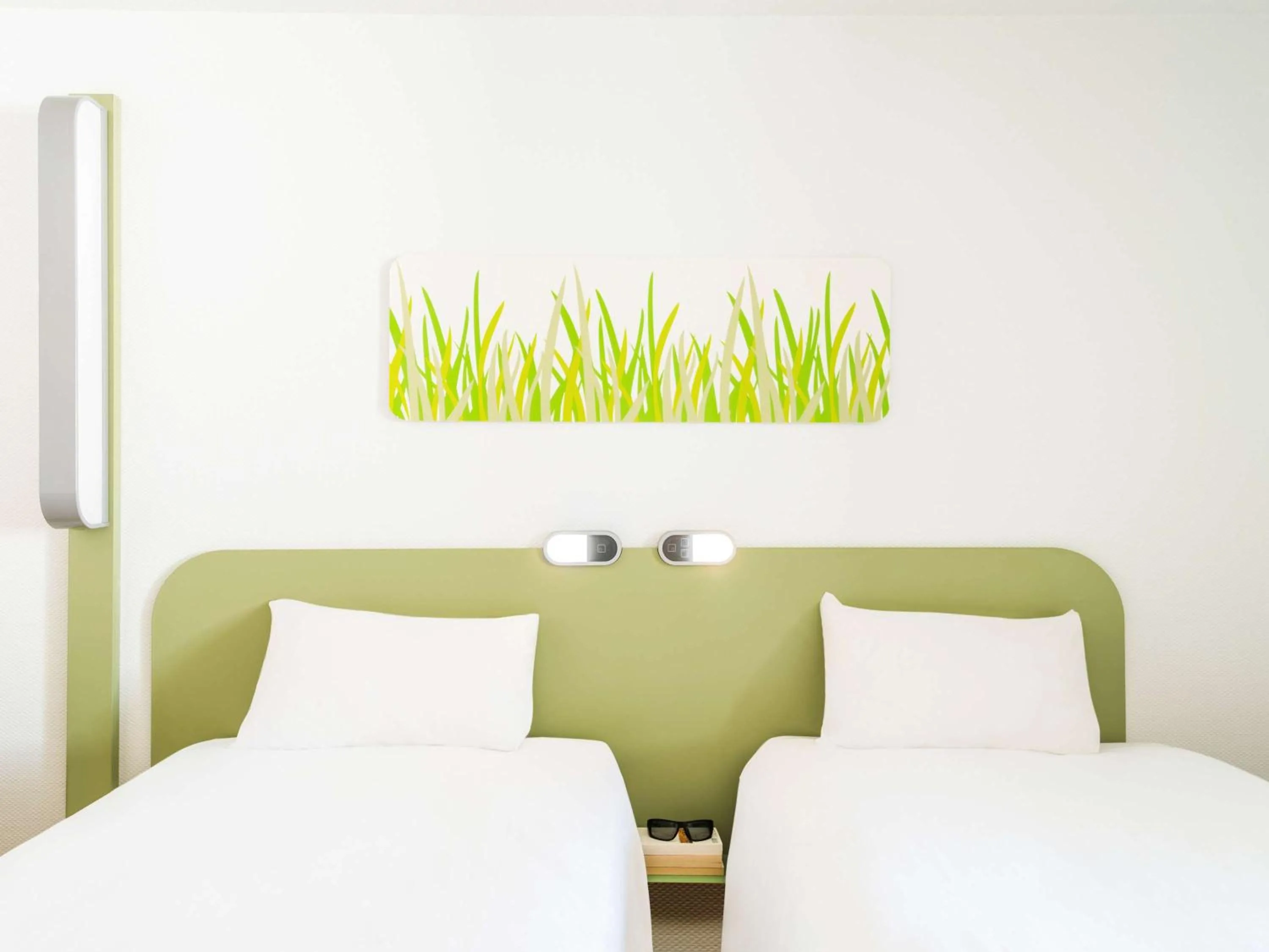 Photo of the whole room, Bed in ibis budget Genève Petit-Lancy