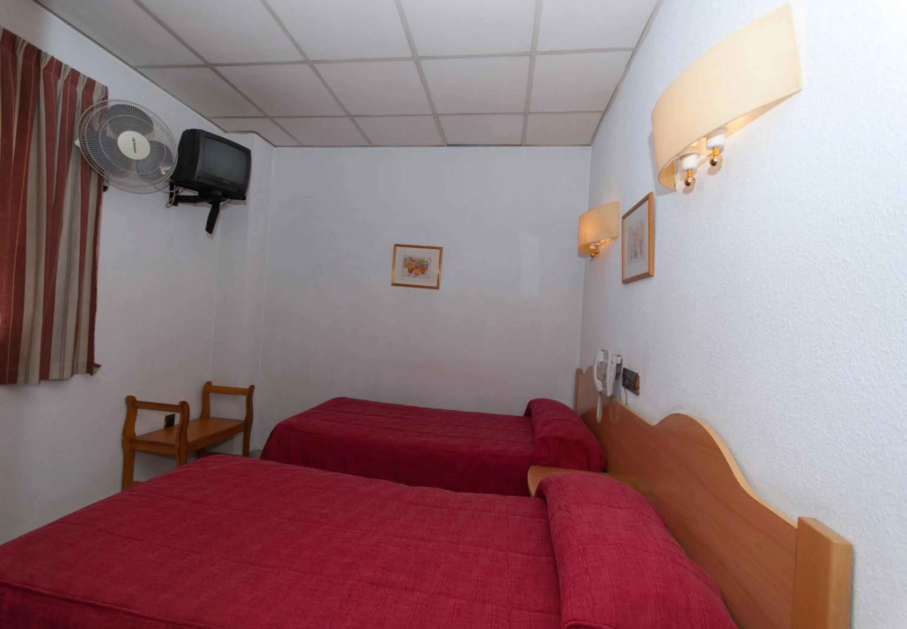 Photo of the whole room in Hostal Goyma II