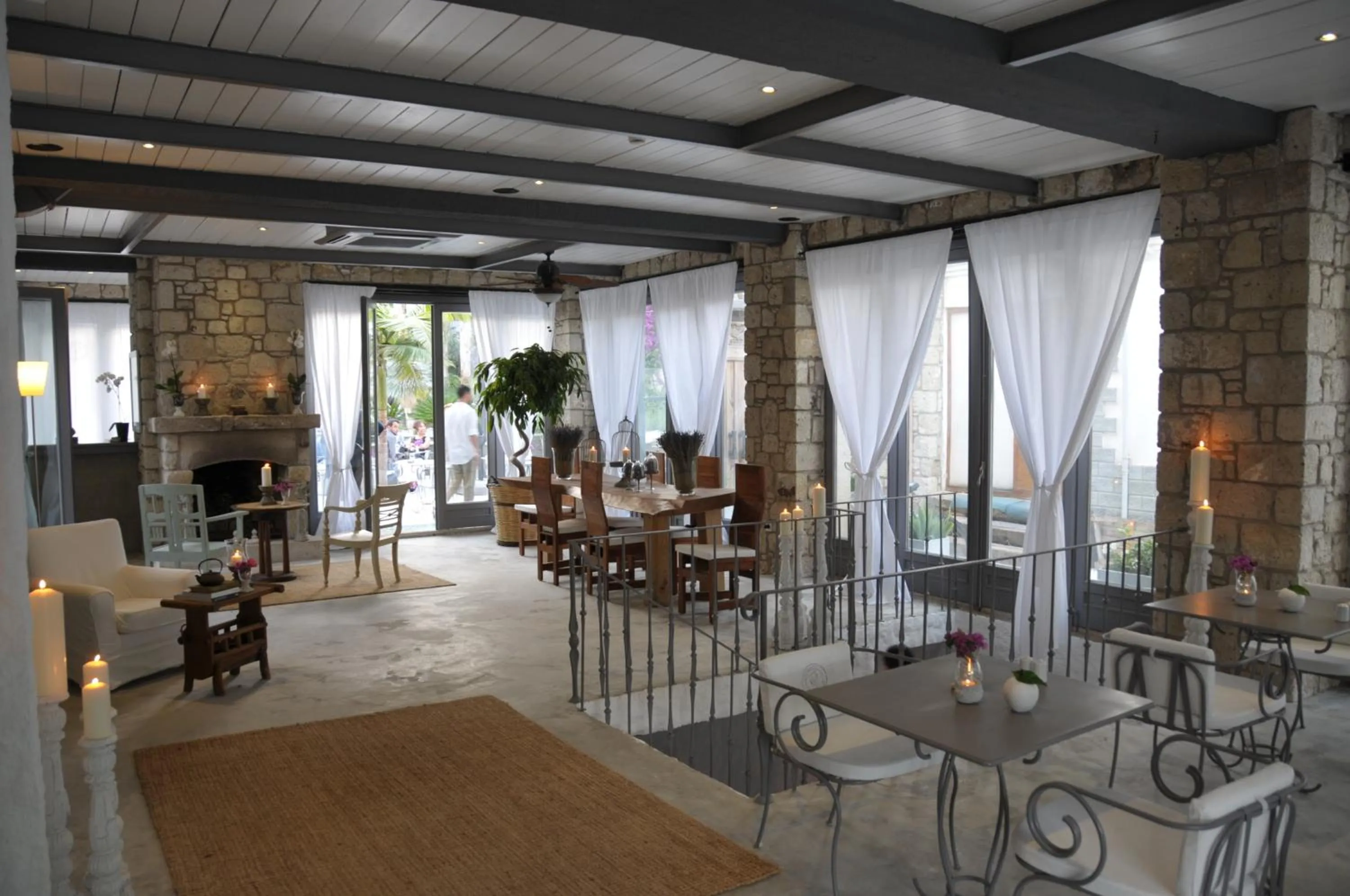 Communal lounge/ TV room in Alaçatı Ala Hotel - Special Category