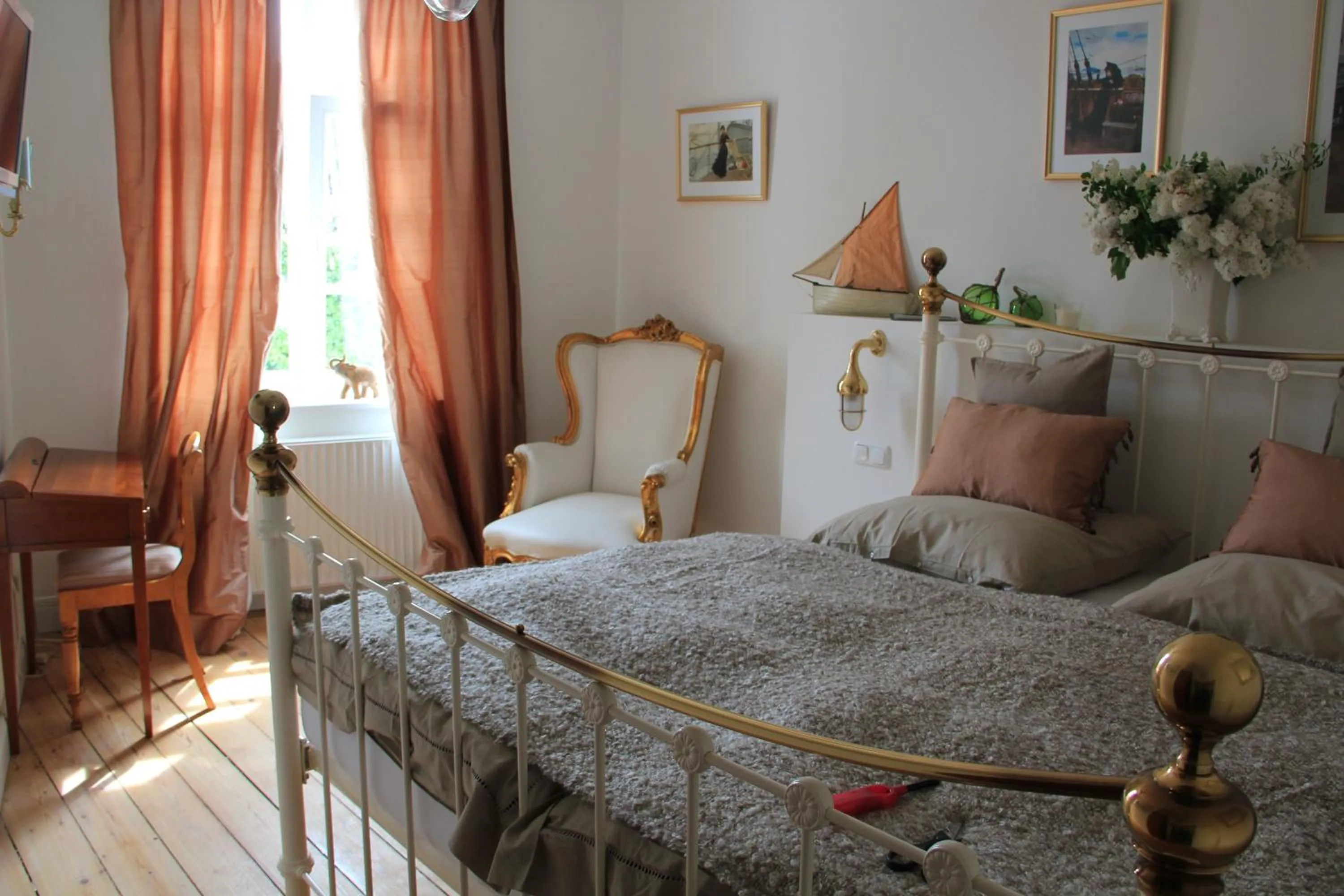 Bed in Hotel Lili Marleen