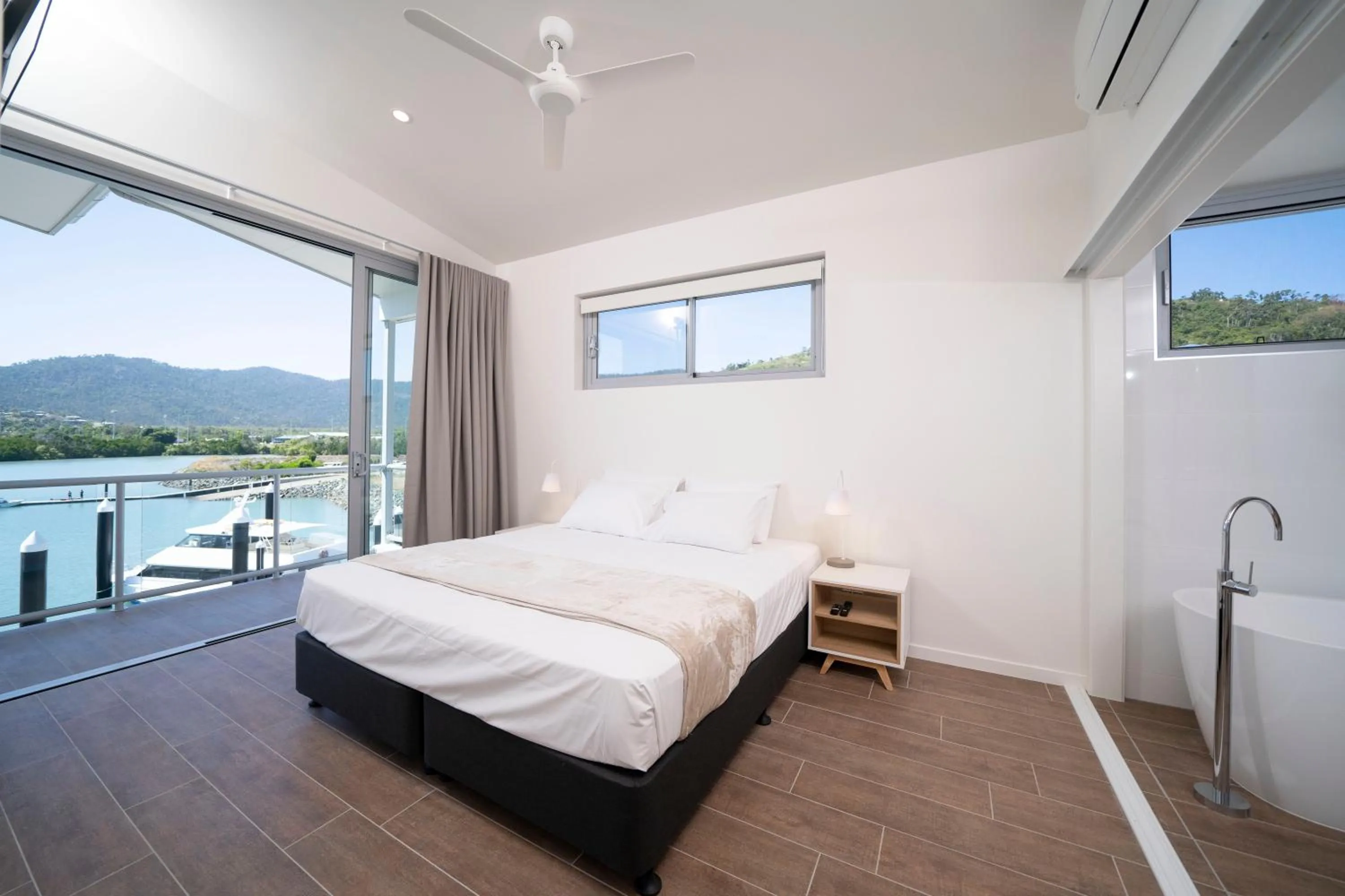 Balcony/Terrace, Bed in Harbour Cove